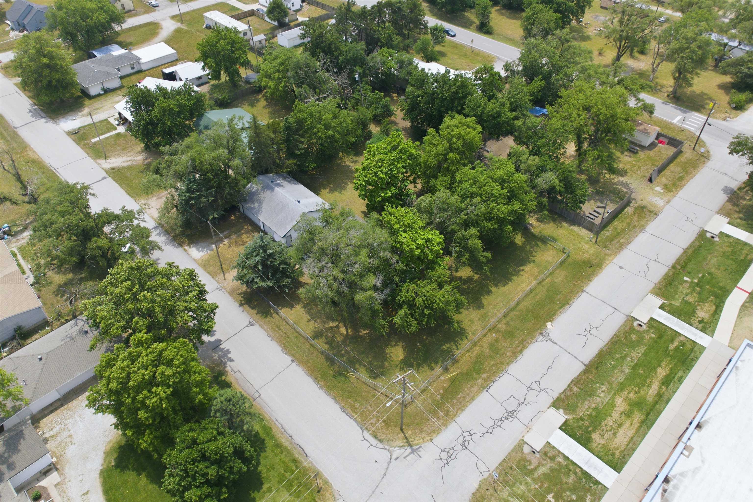 137 N Davidson Avenue Bentley KS 67016