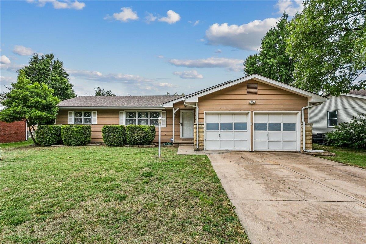 2733 N Dellrose Avenue Wichita KS 67220