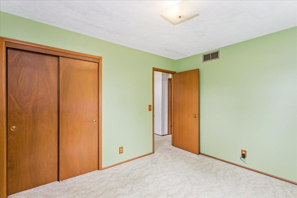 2733 N Dellrose Avenue Wichita KS 67220