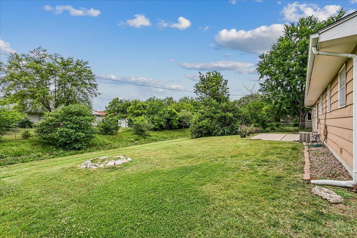 2733 N Dellrose Avenue Wichita KS 67220