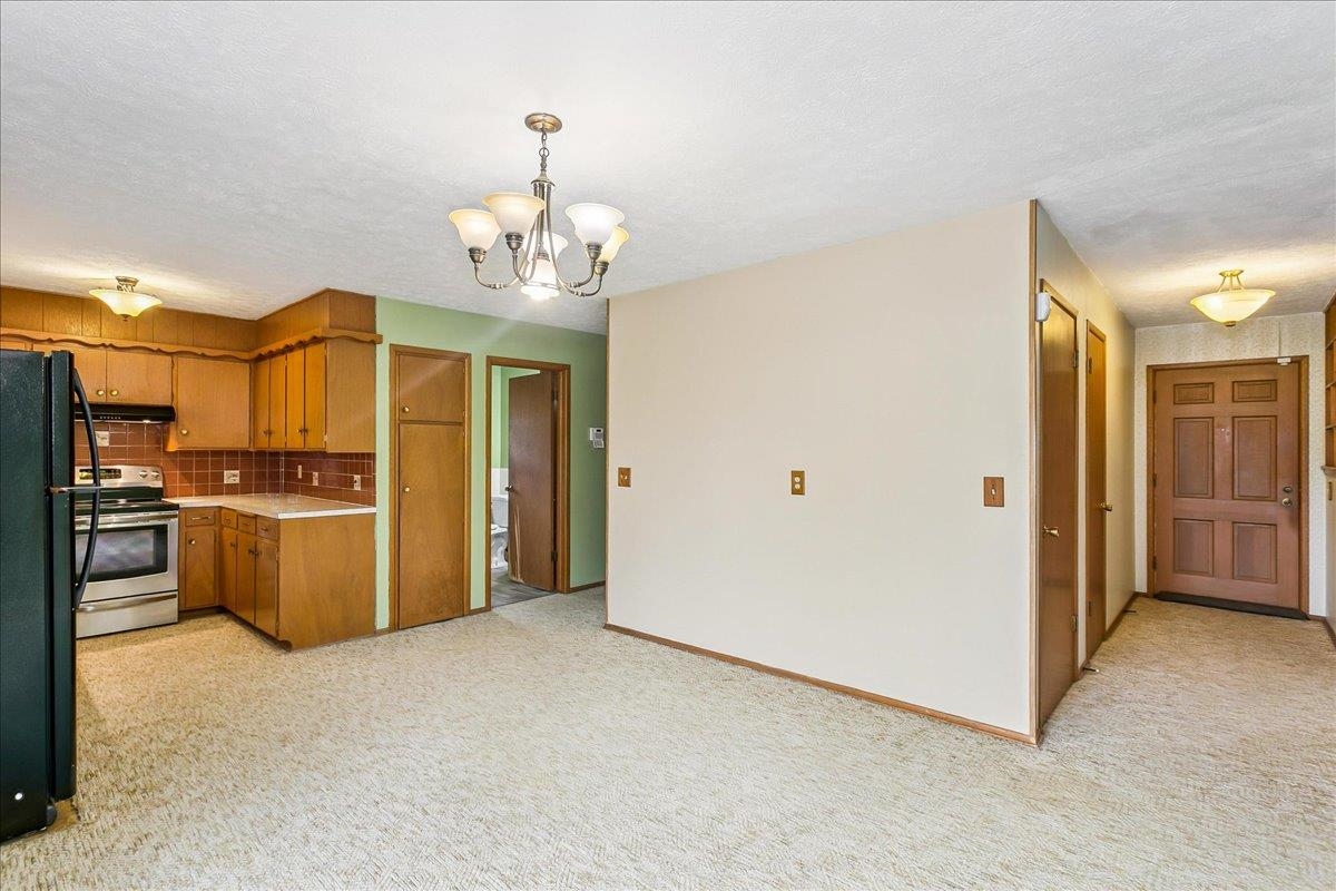 2733 N Dellrose Avenue Wichita KS 67220