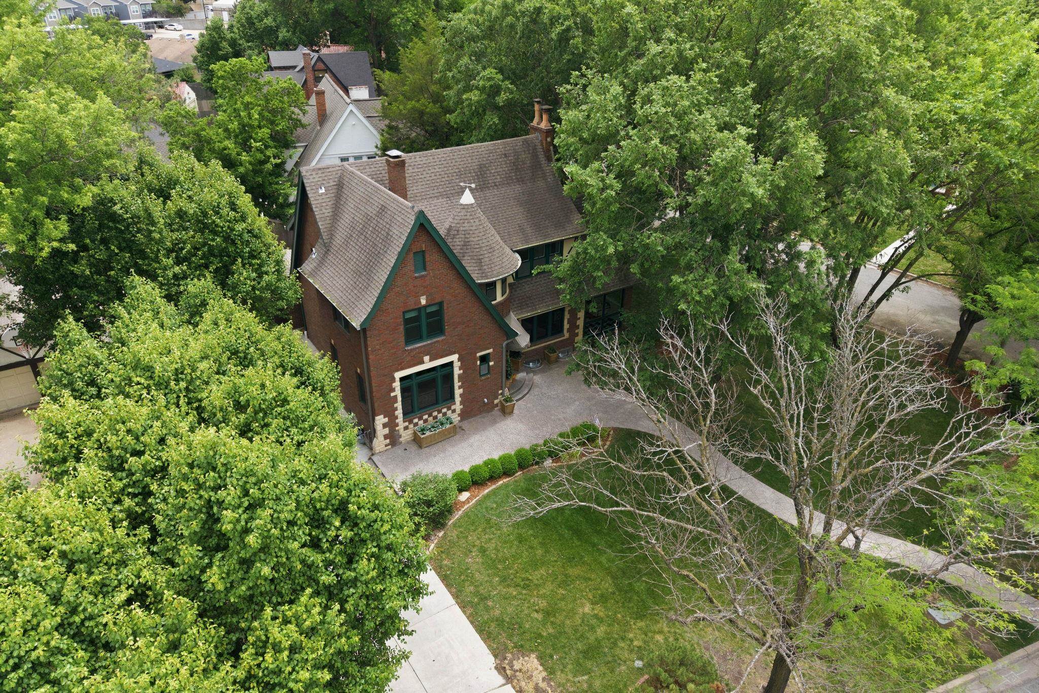 412 S Dellrose Wichita KS 67218