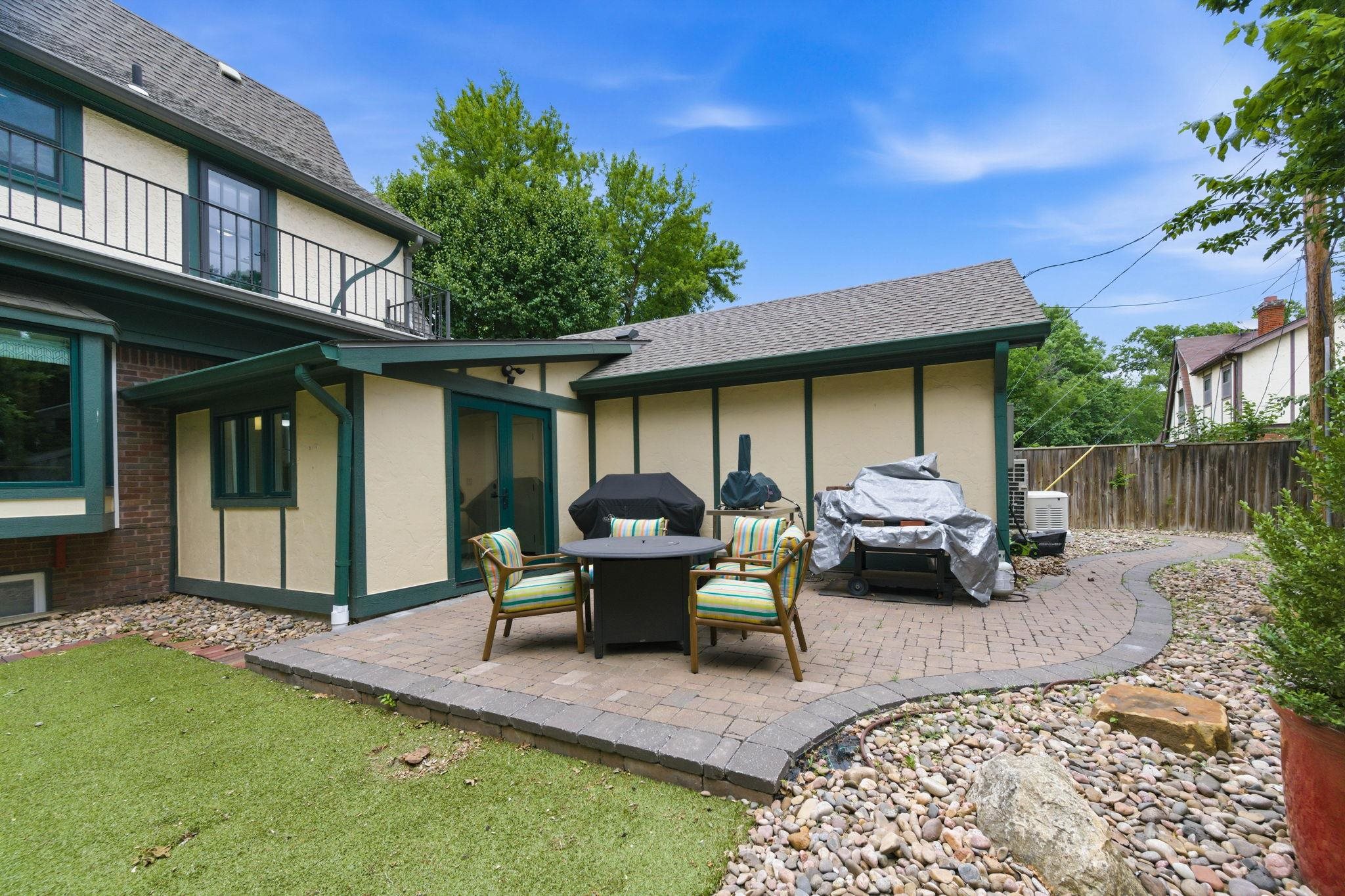 412 S Dellrose Wichita KS 67218
