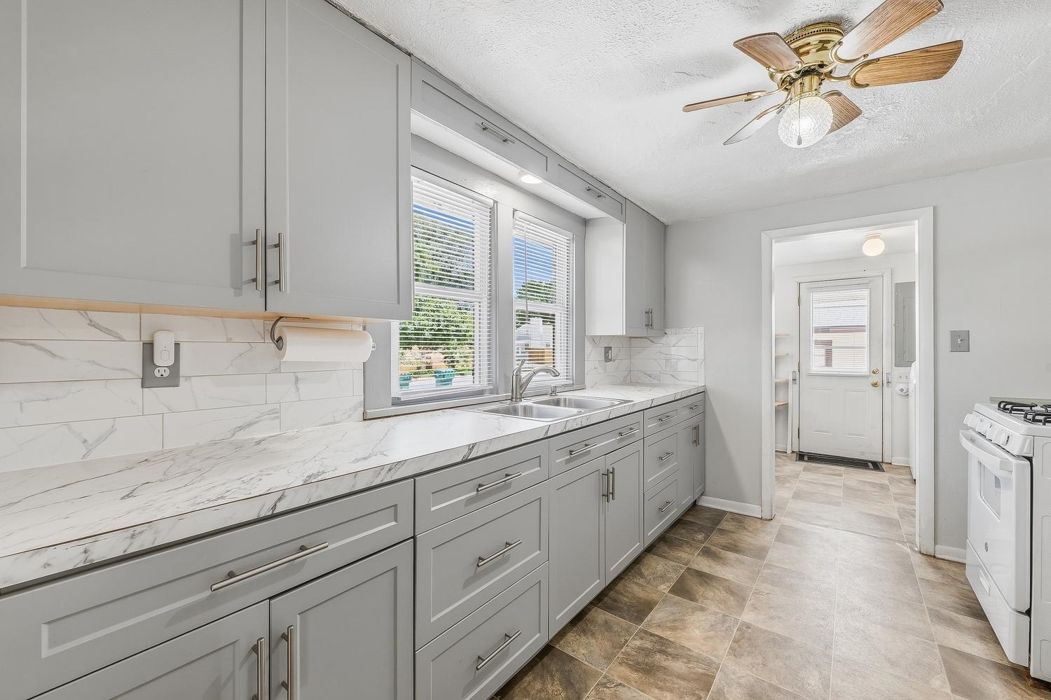 1702 S Greenwood Avenue Wichita KS 67211