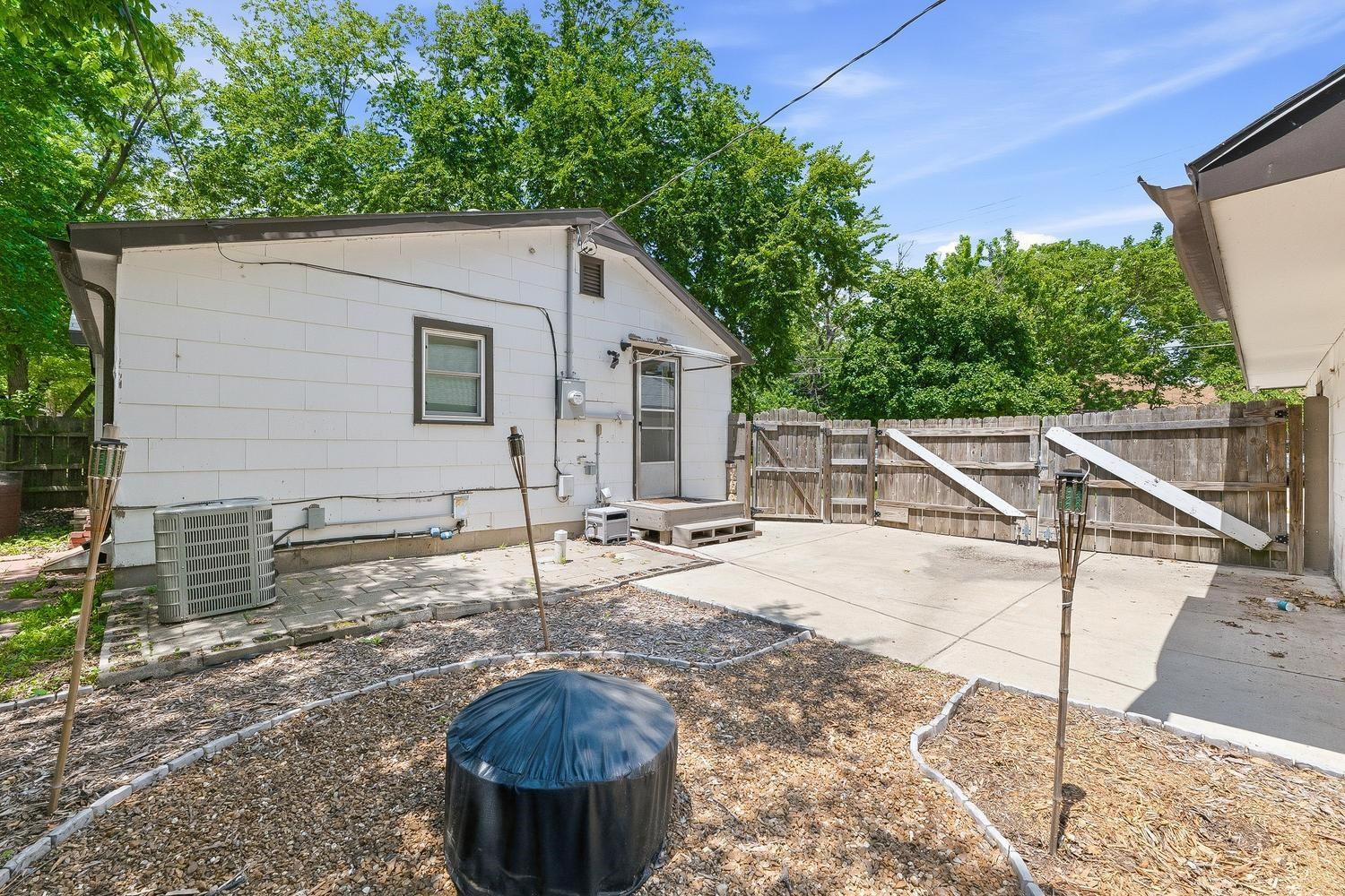 1702 S Greenwood Avenue Wichita KS 67211