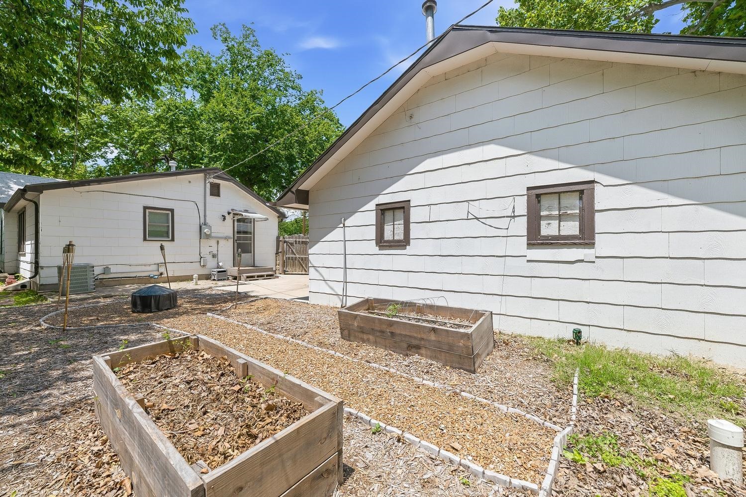 1702 S Greenwood Avenue Wichita KS 67211