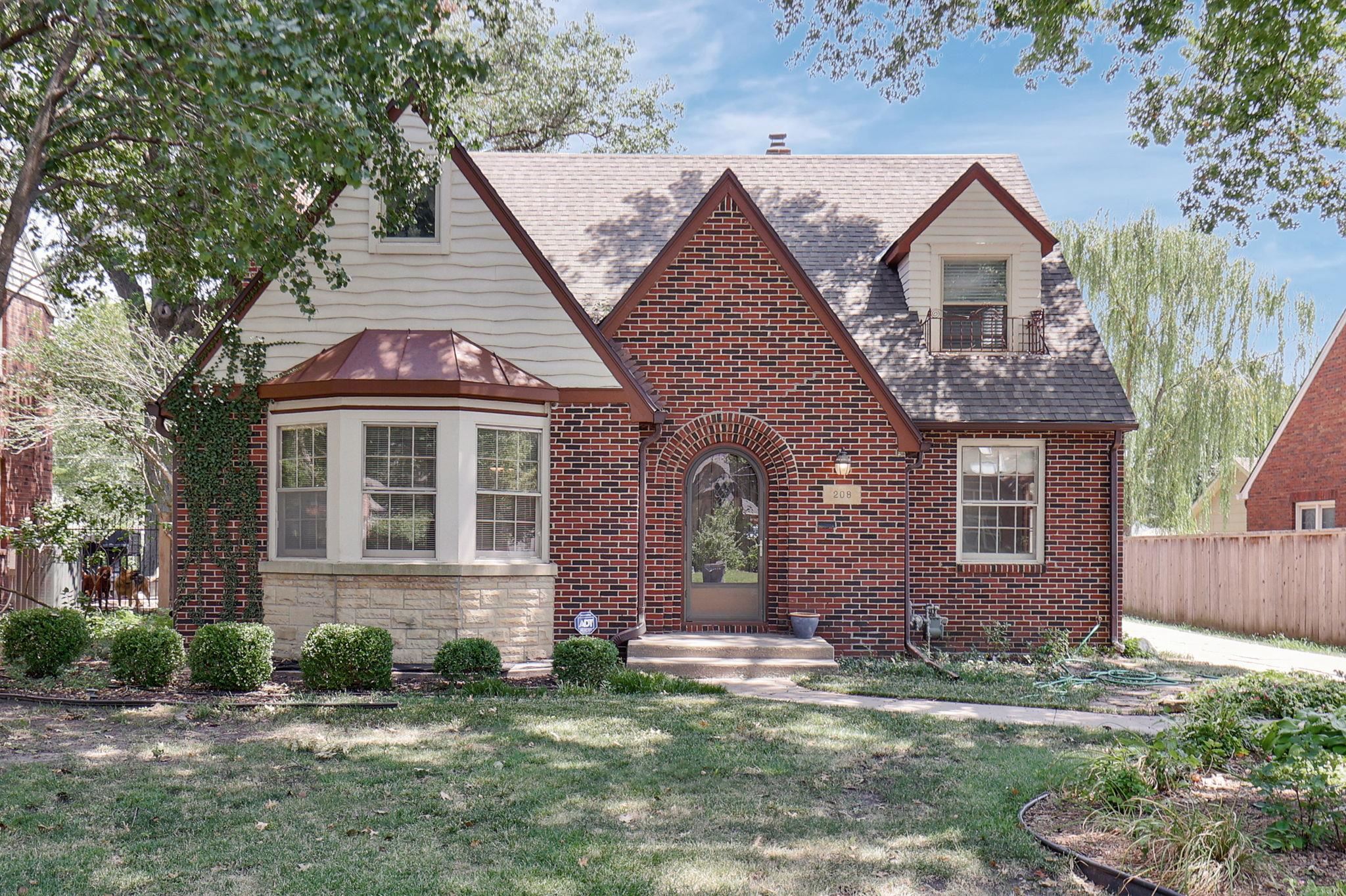 208 N Parkwood Lane Wichita KS 67208