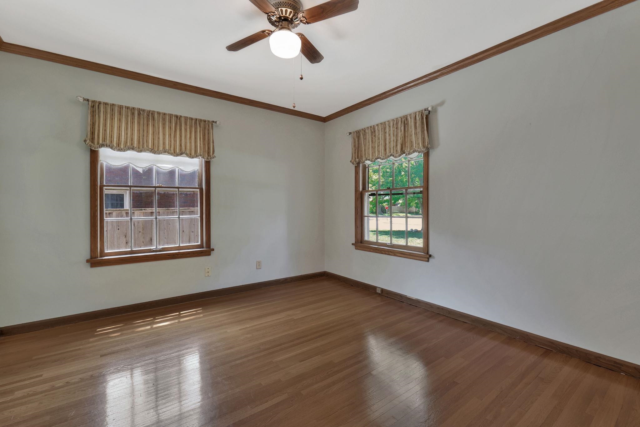 208 N Parkwood Lane Wichita KS 67208