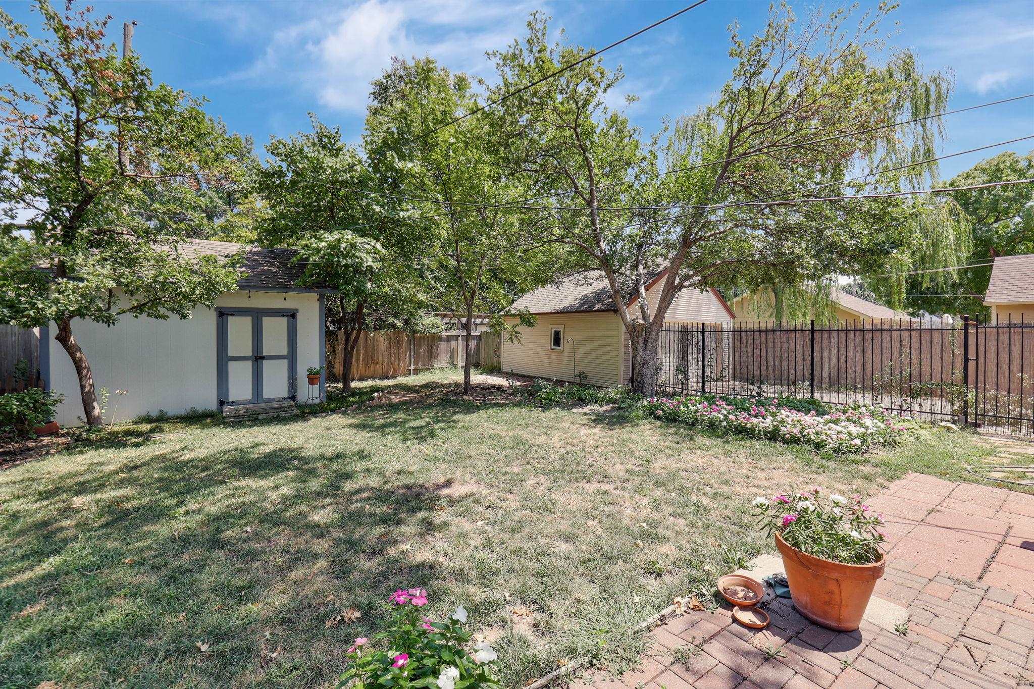 208 N Parkwood Lane Wichita KS 67208