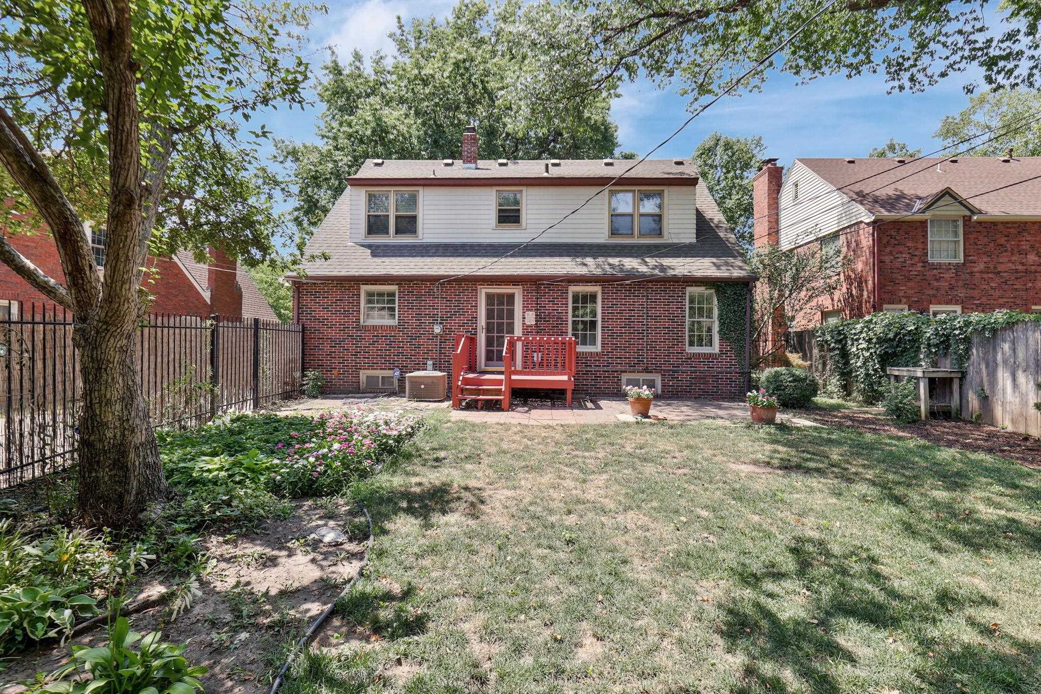 208 N Parkwood Lane Wichita KS 67208