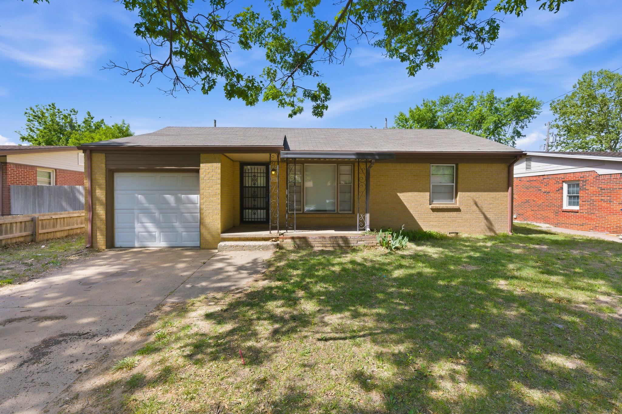 1202 E Del Mar Street Wichita KS 67216