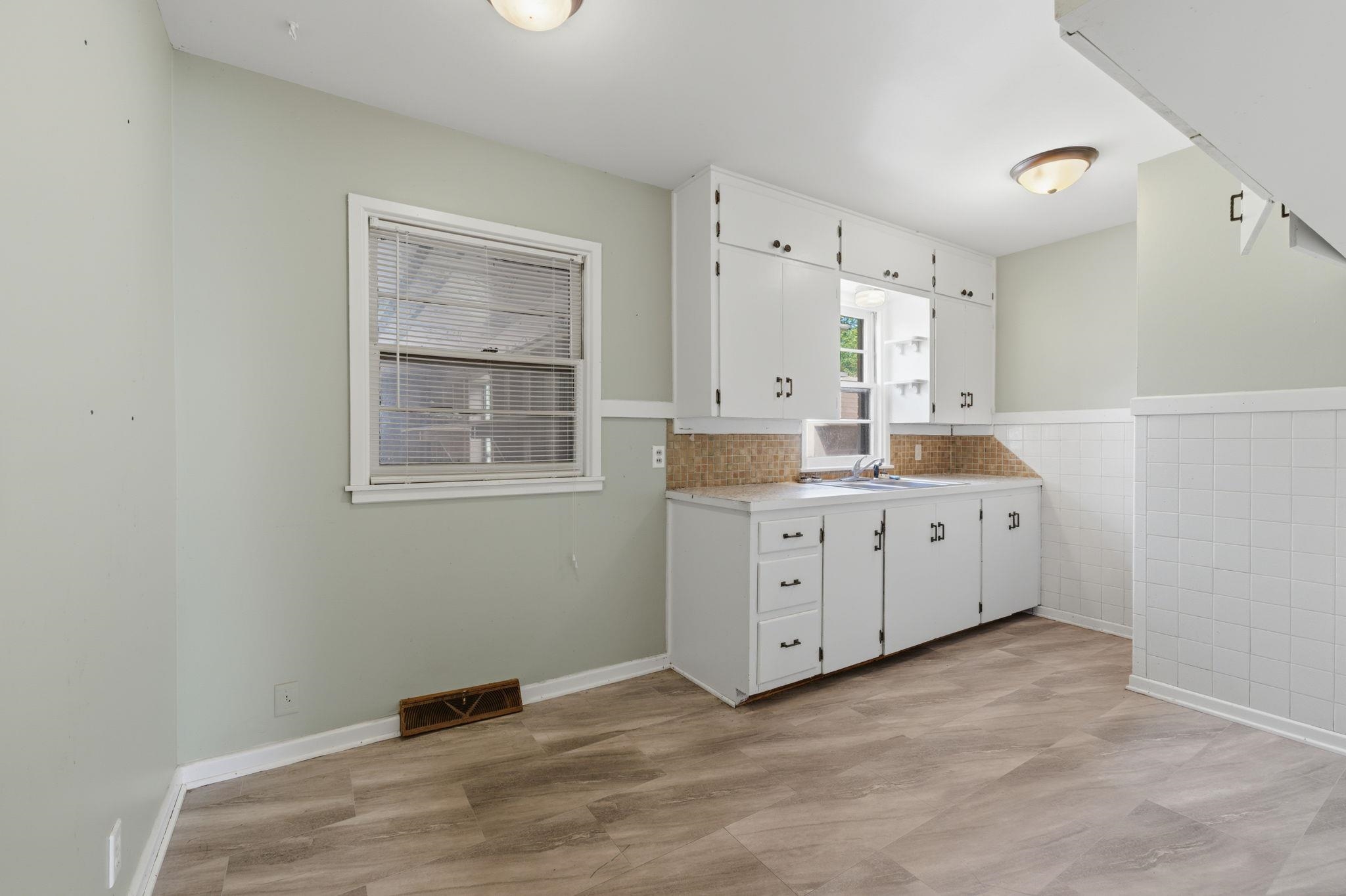 1202 E Del Mar Street Wichita KS 67216