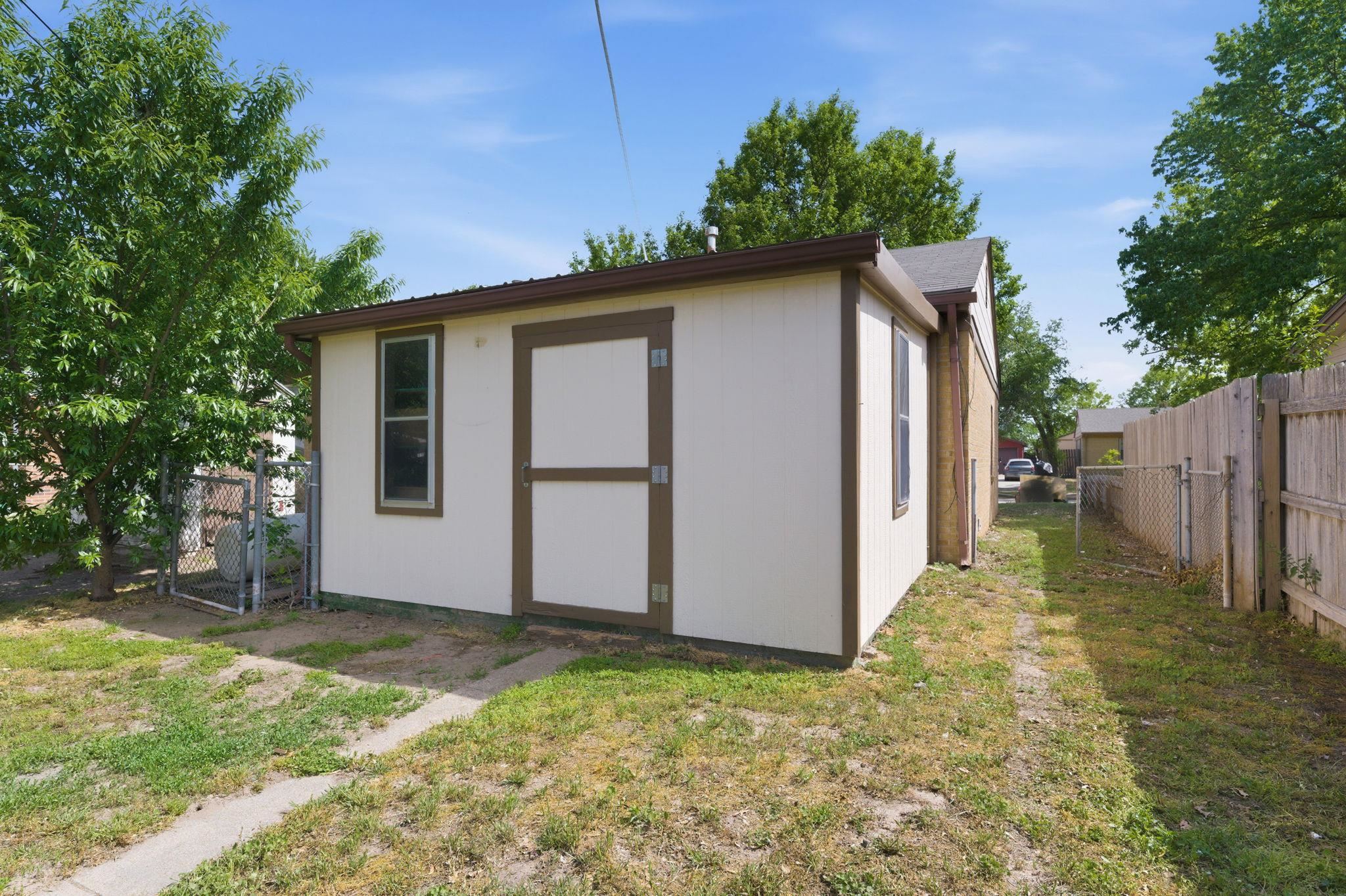 1202 E Del Mar Street Wichita KS 67216
