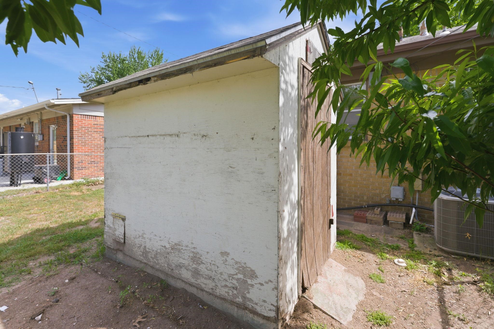 1202 E Del Mar Street Wichita KS 67216