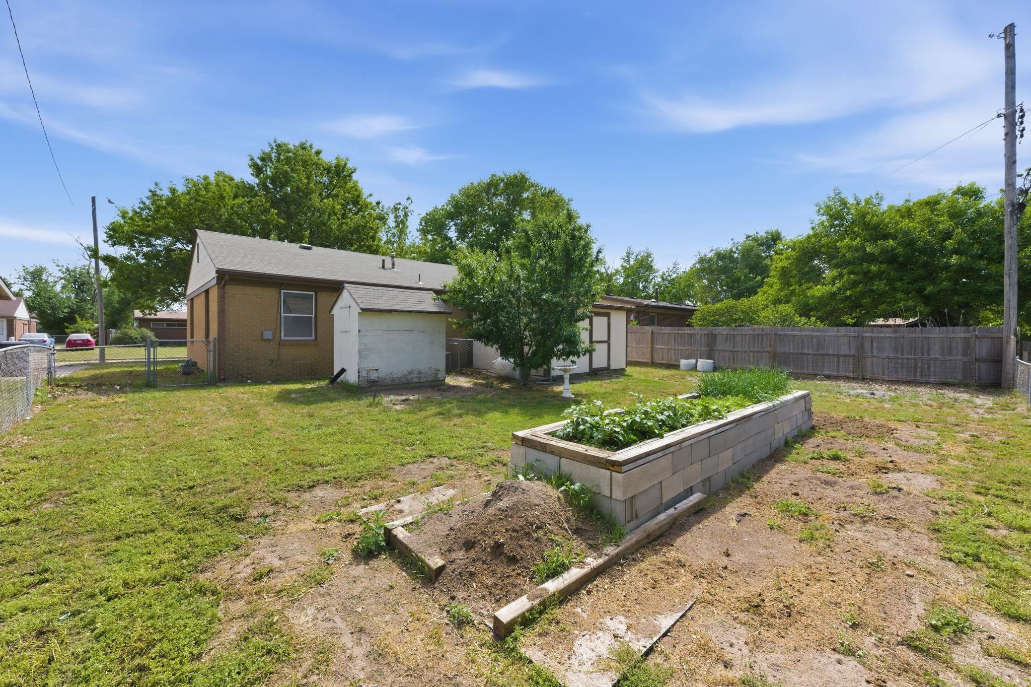 1202 E Del Mar Street Wichita KS 67216