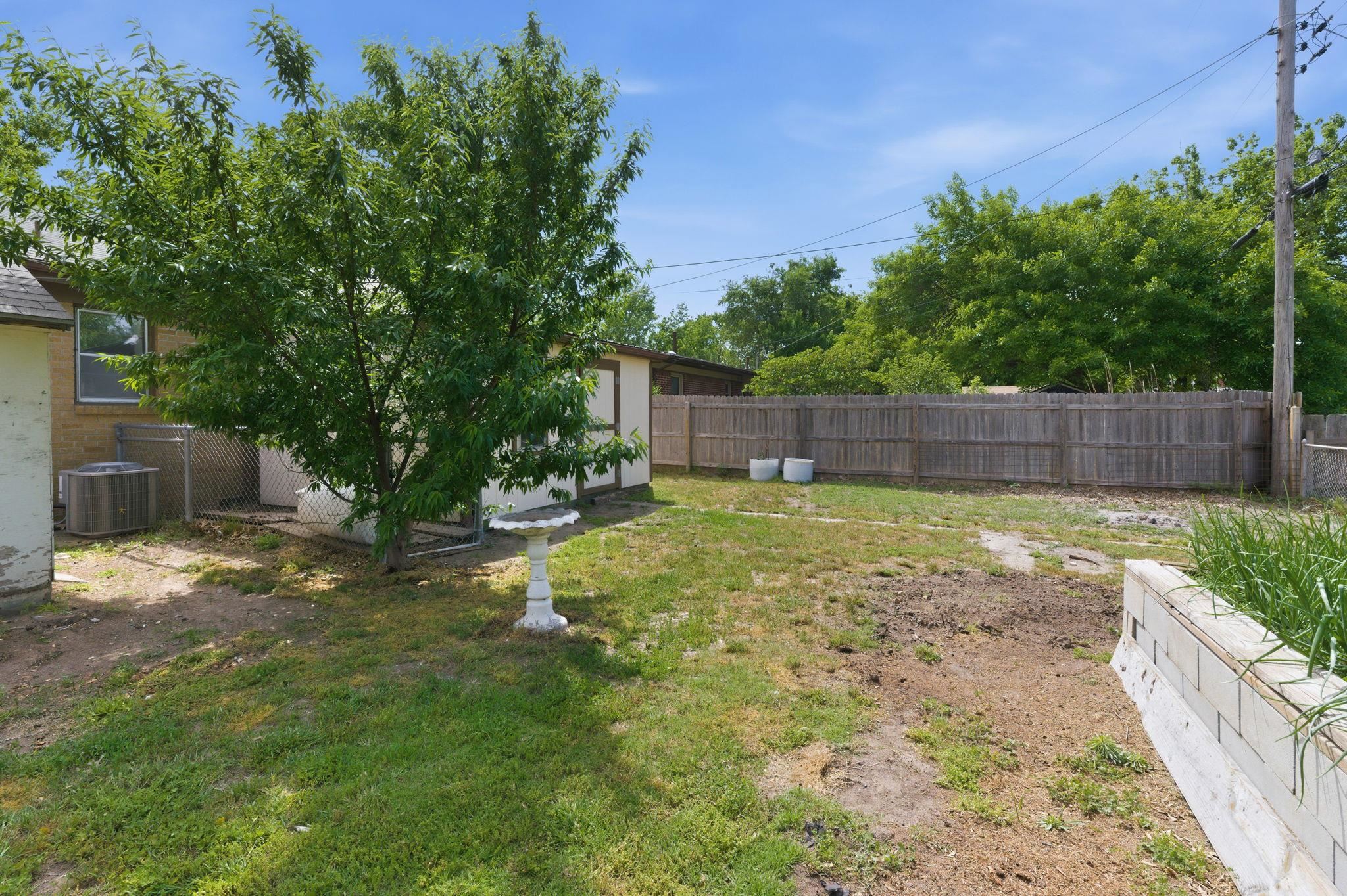 1202 E Del Mar Street Wichita KS 67216