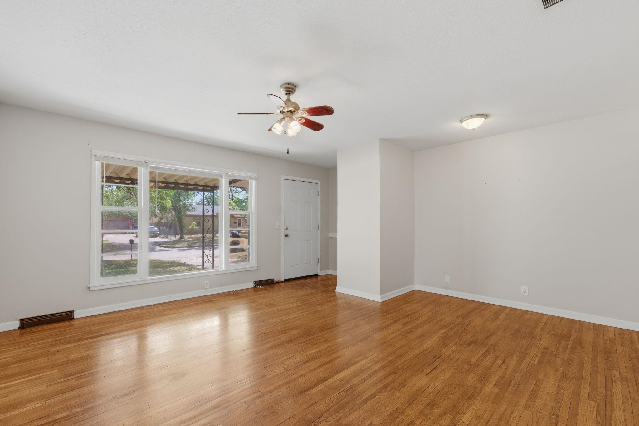 1202 E Del Mar Street Wichita KS 67216