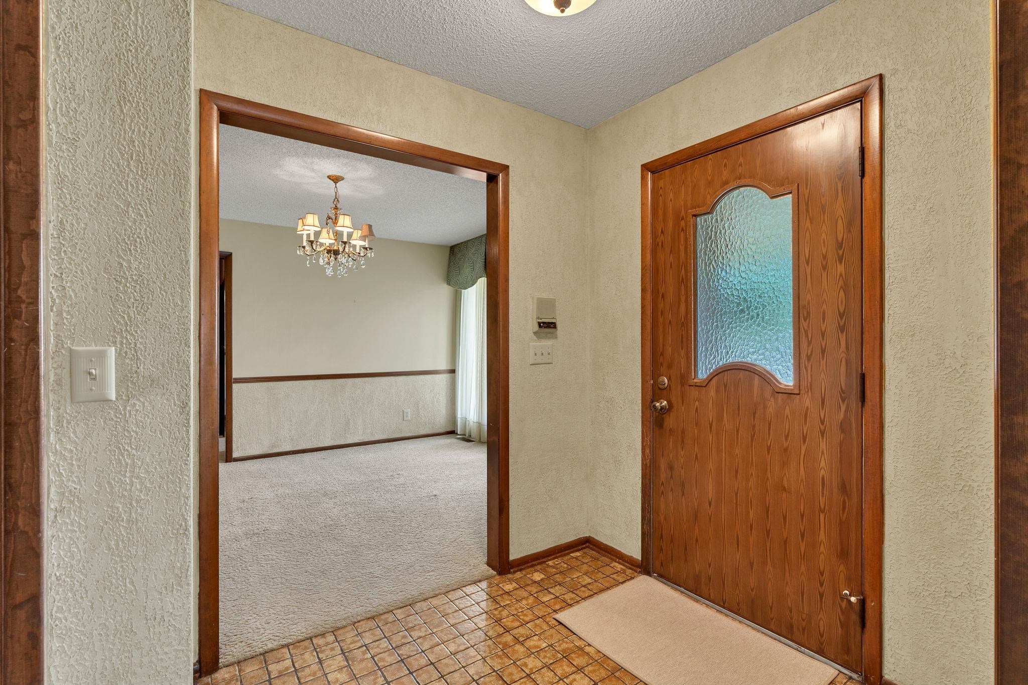 1557 N Caddy Lane Wichita KS 67212-1235