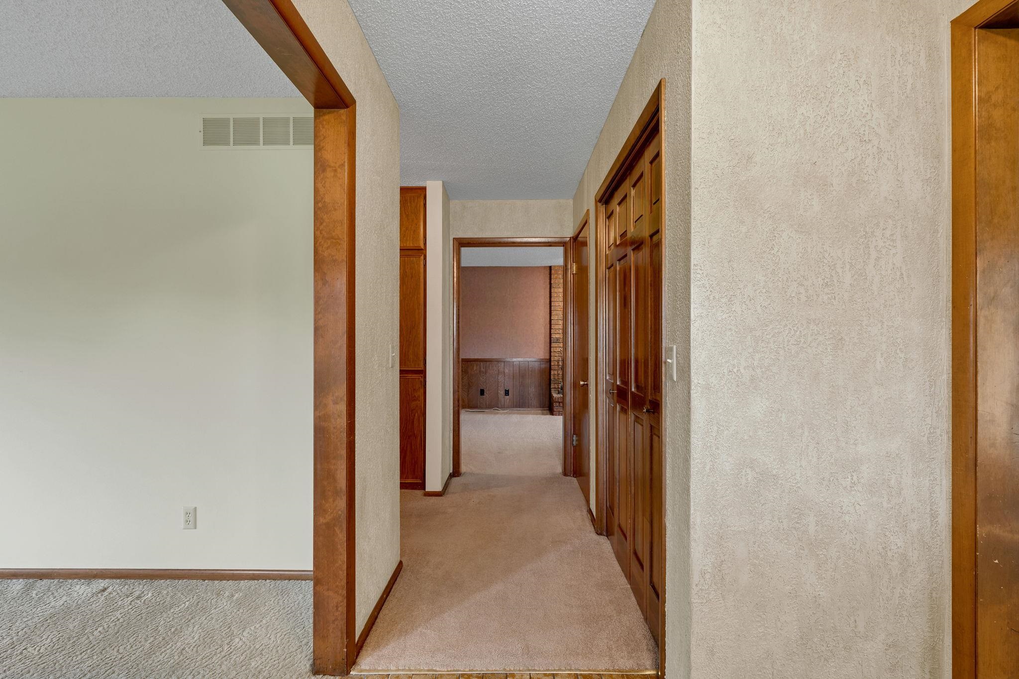 1557 N Caddy Lane Wichita KS 67212-1235