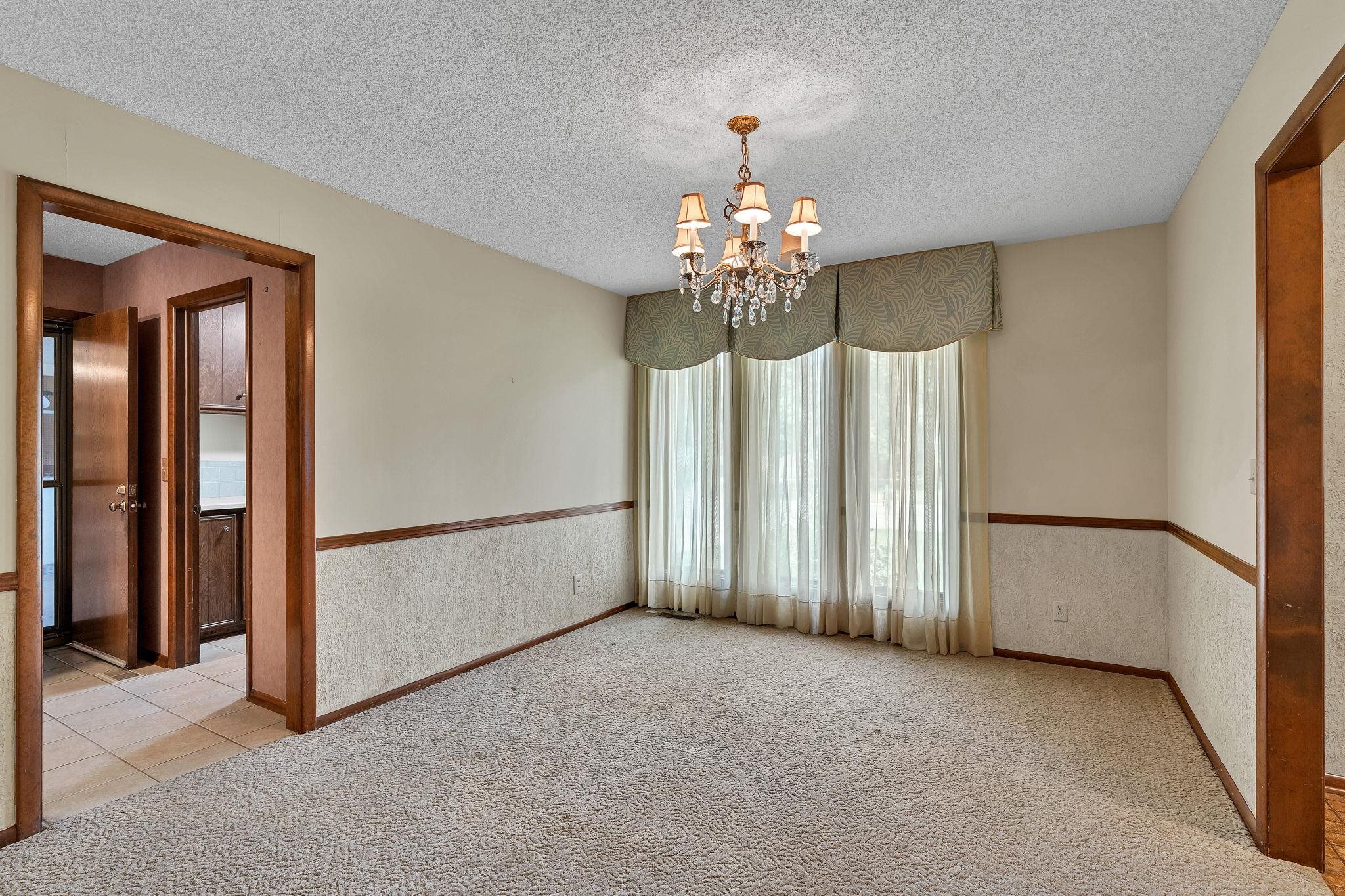 1557 N Caddy Lane Wichita KS 67212-1235