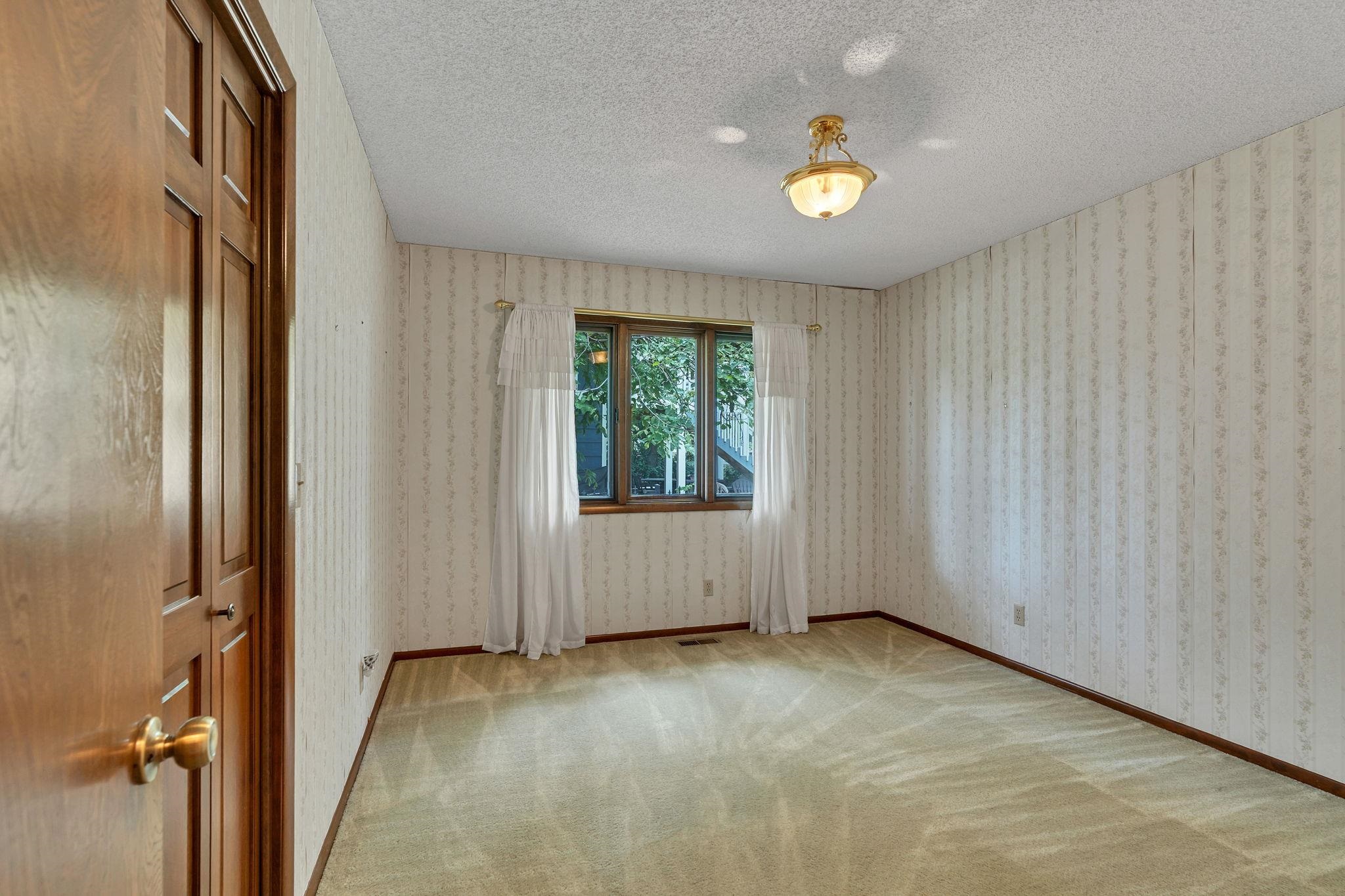 1557 N Caddy Lane Wichita KS 67212-1235