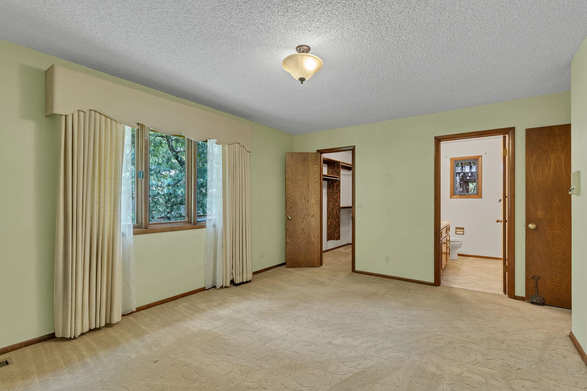 1557 N Caddy Lane Wichita KS 67212-1235