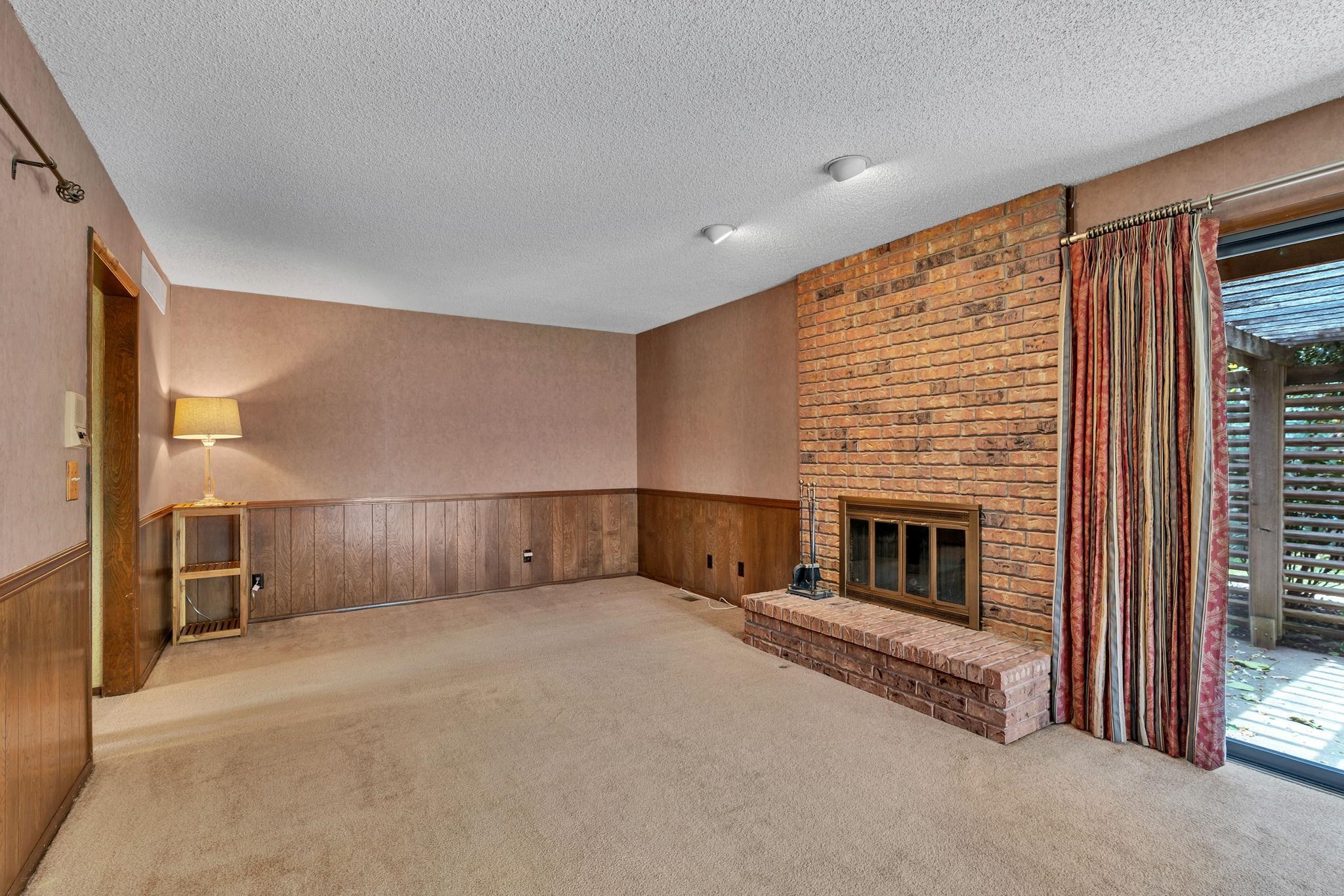 1557 N Caddy Lane Wichita KS 67212-1235