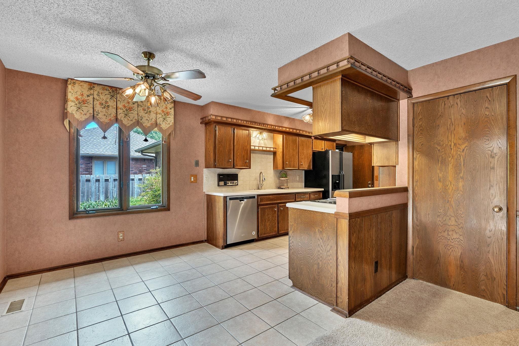 1557 N Caddy Lane Wichita KS 67212-1235
