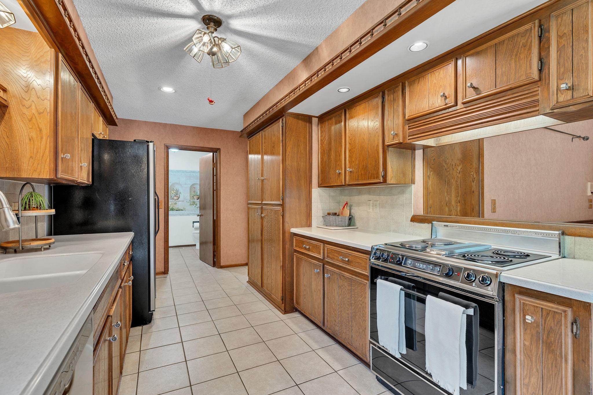 1557 N Caddy Lane Wichita KS 67212-1235
