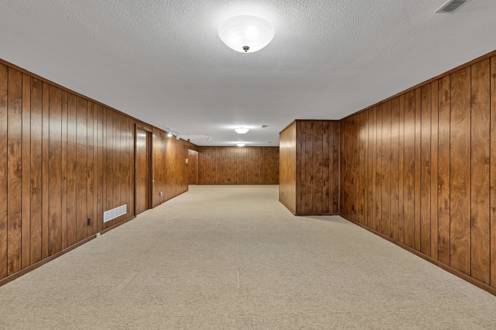 1557 N Caddy Lane Wichita KS 67212-1235