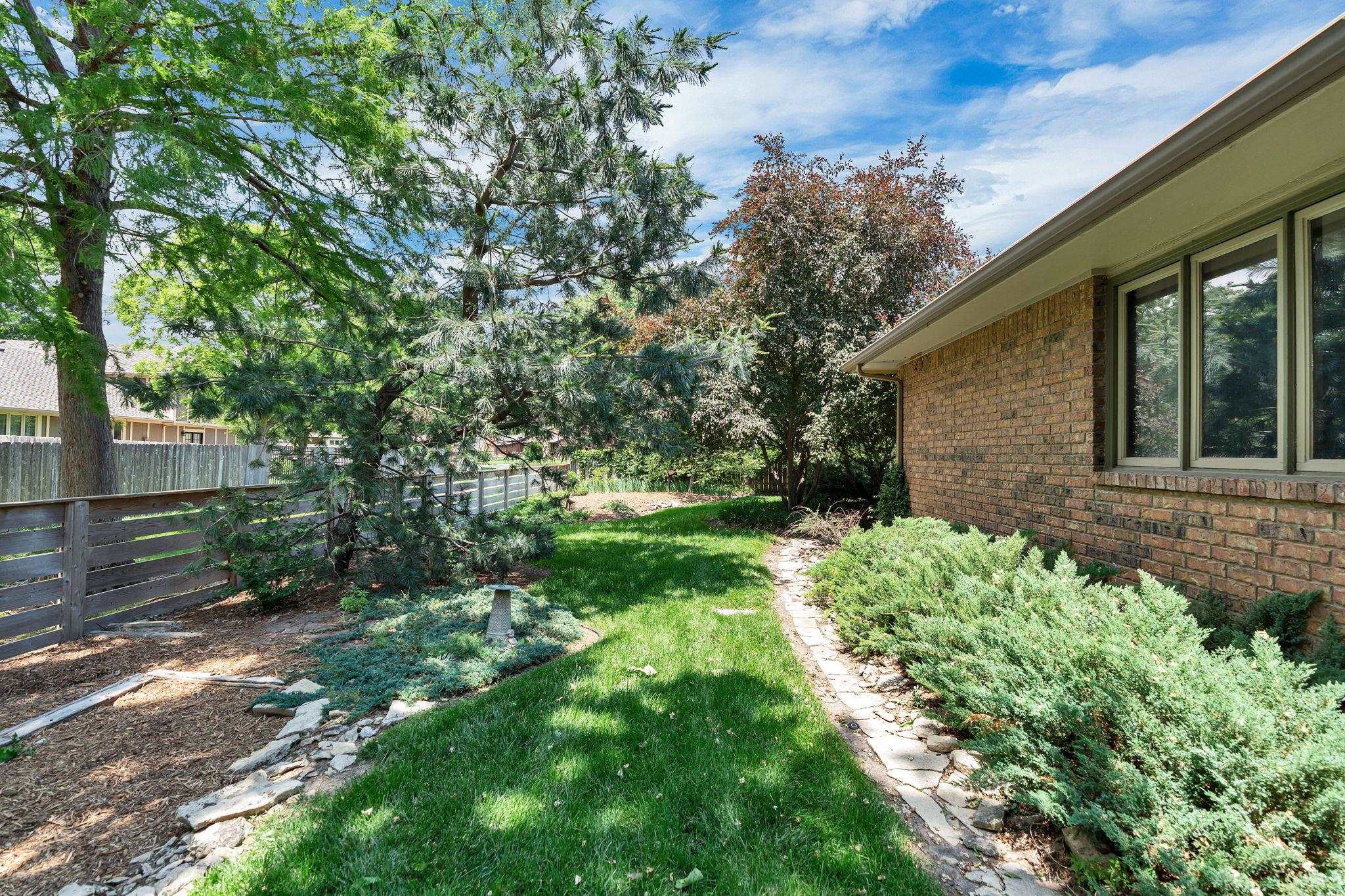 1557 N Caddy Lane Wichita KS 67212-1235