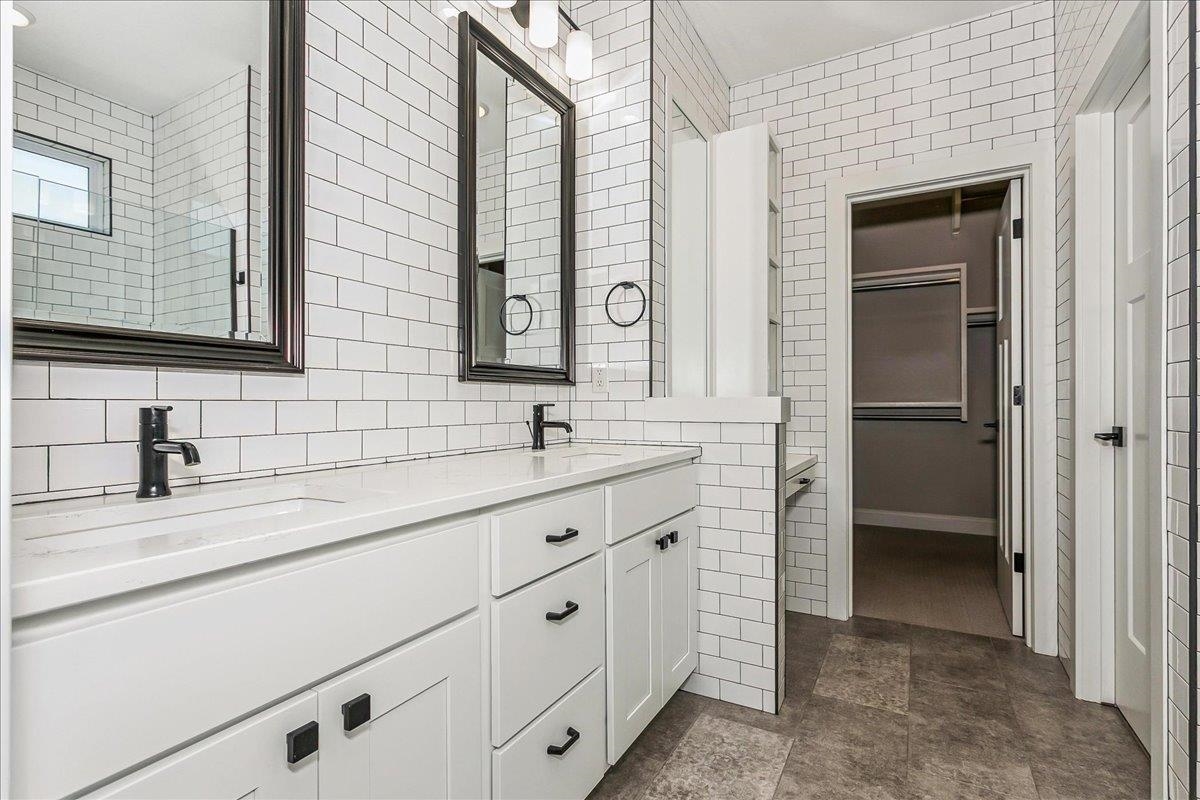 744 S Glen Wood Court Wichita KS 67230