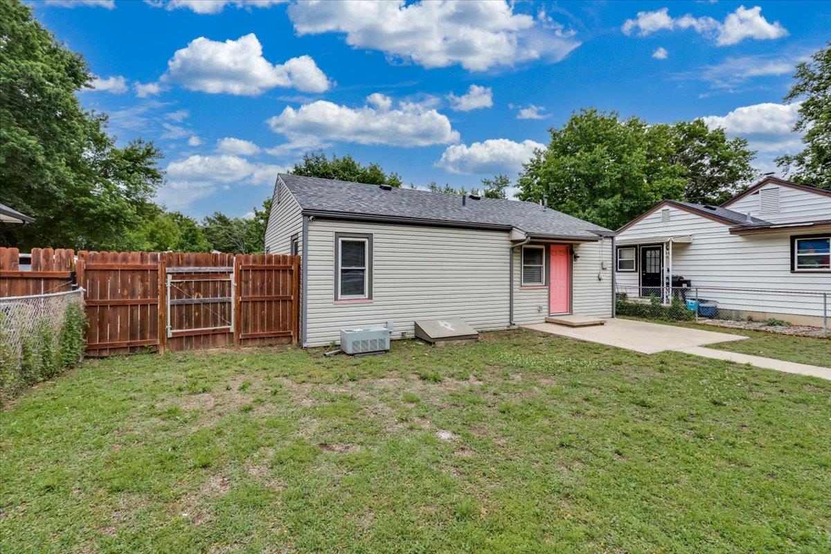 823 S Erie Wichita KS 67211