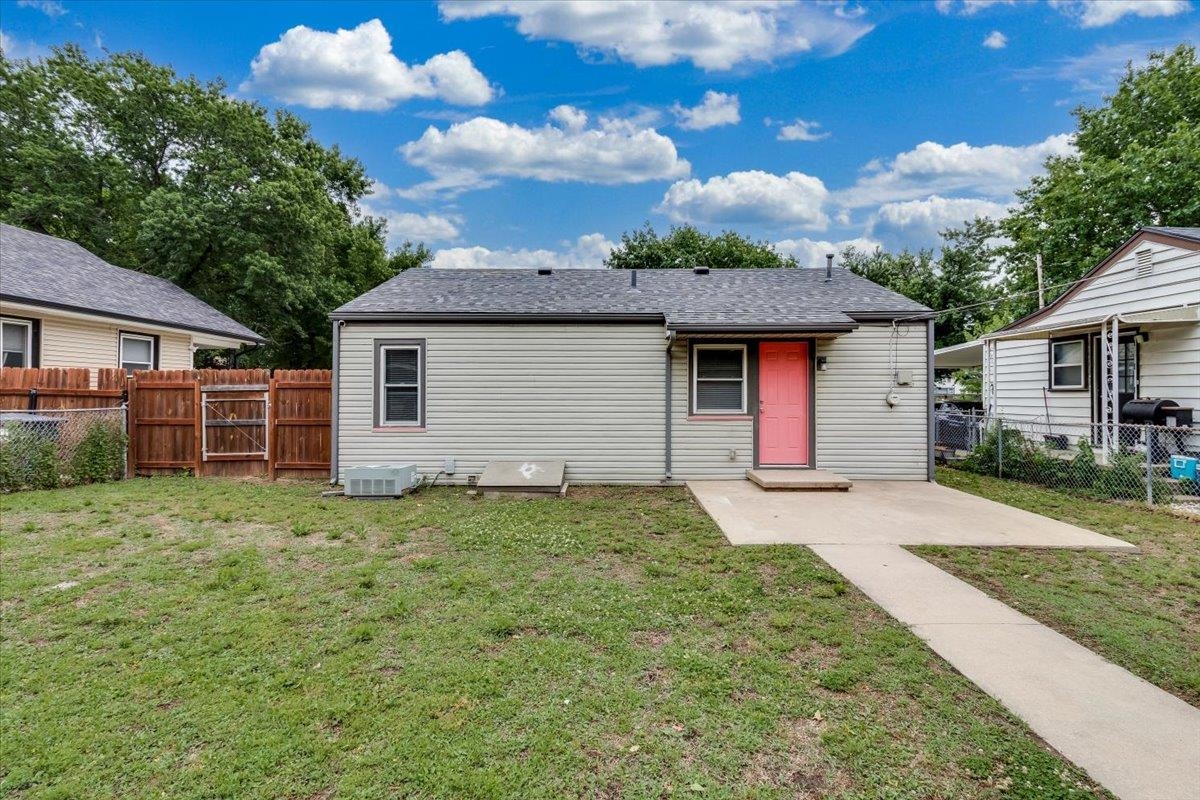 823 S Erie Wichita KS 67211