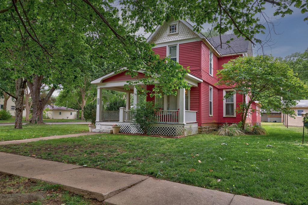 1423 Fuller Winfield KS 67156