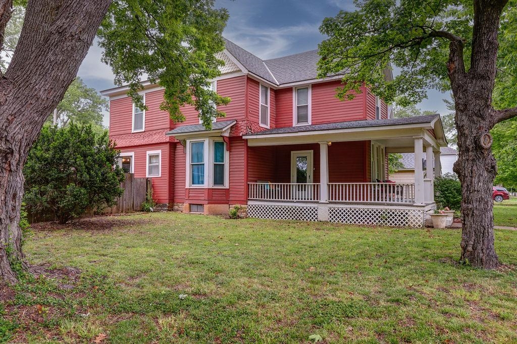 1423 Fuller Winfield KS 67156