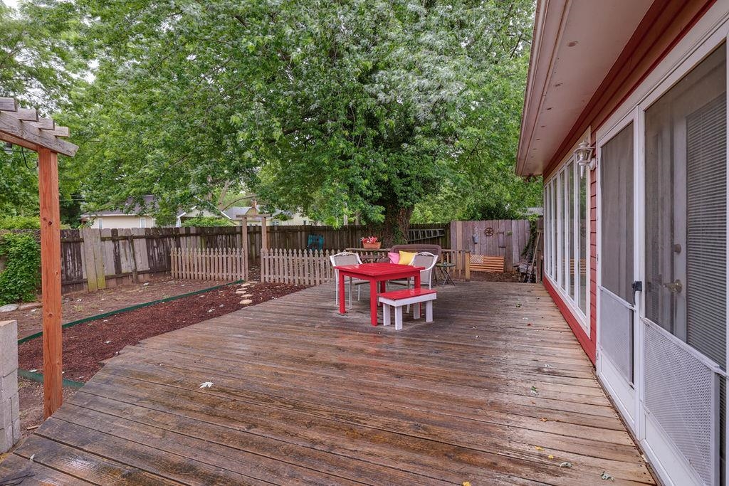 1423 Fuller Winfield KS 67156