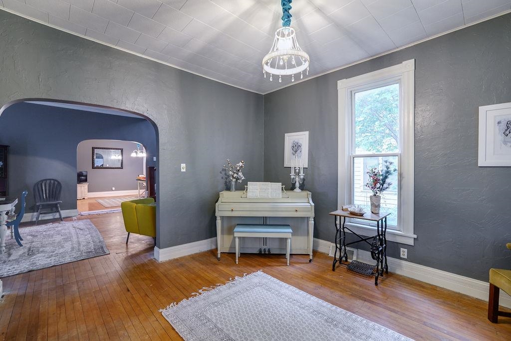 1423 Fuller Winfield KS 67156