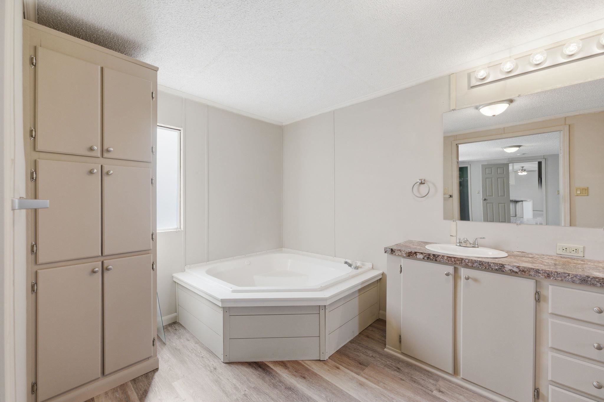 818 W 81st Street S Haysville KS 67060