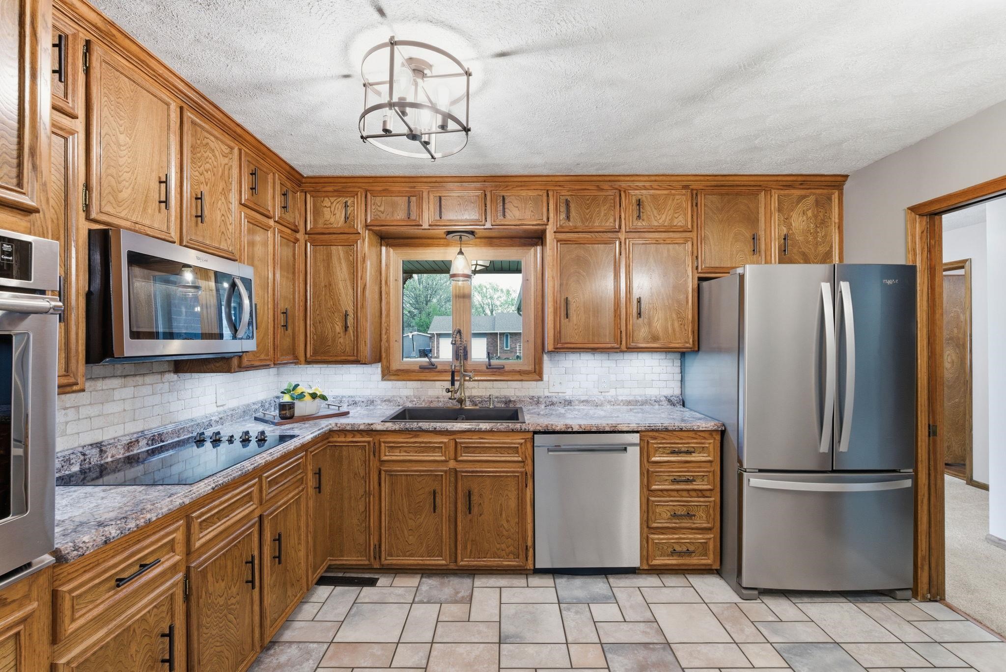 1615 N Holland Lane Wichita KS 67212-1572