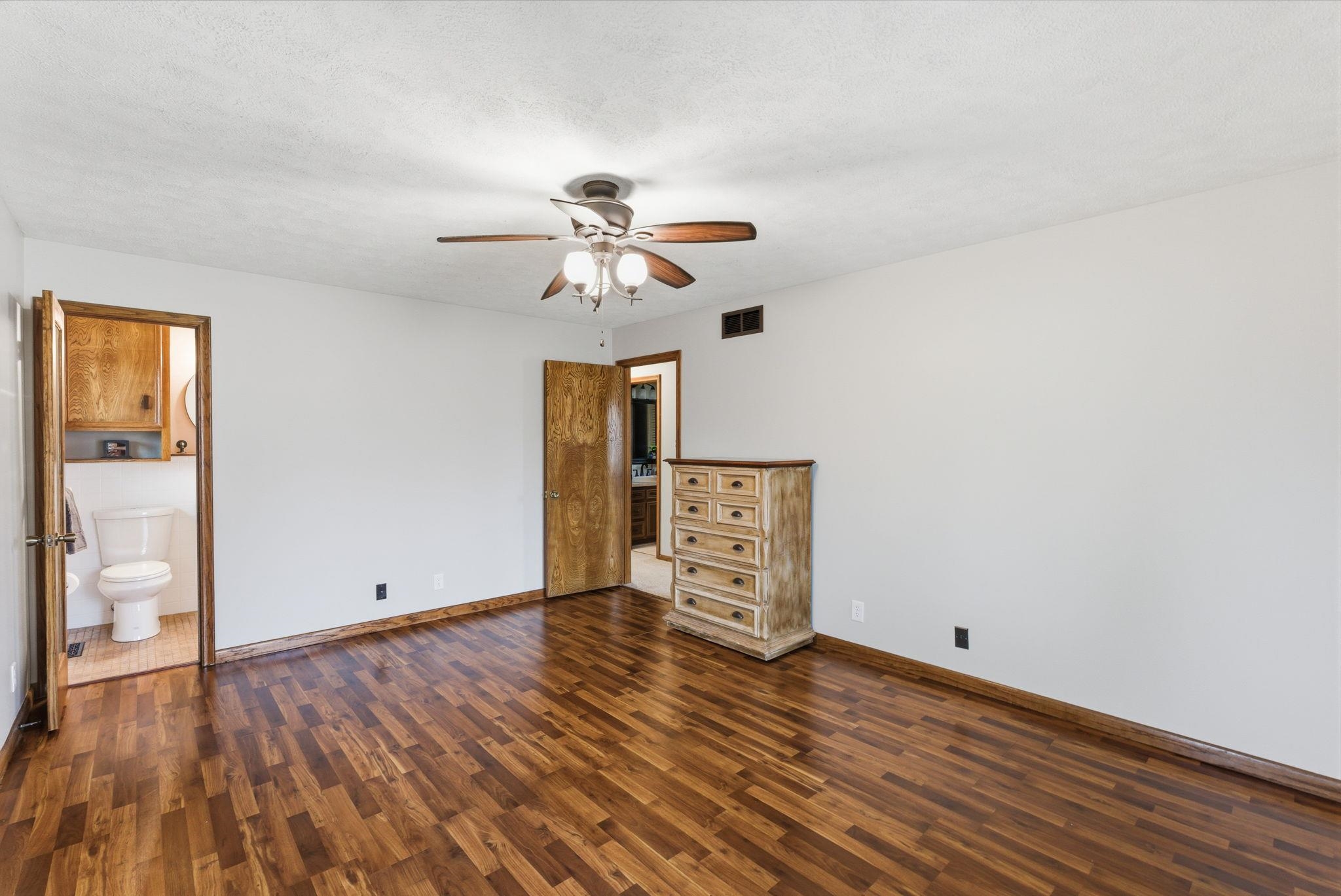 1615 N Holland Lane Wichita KS 67212-1572