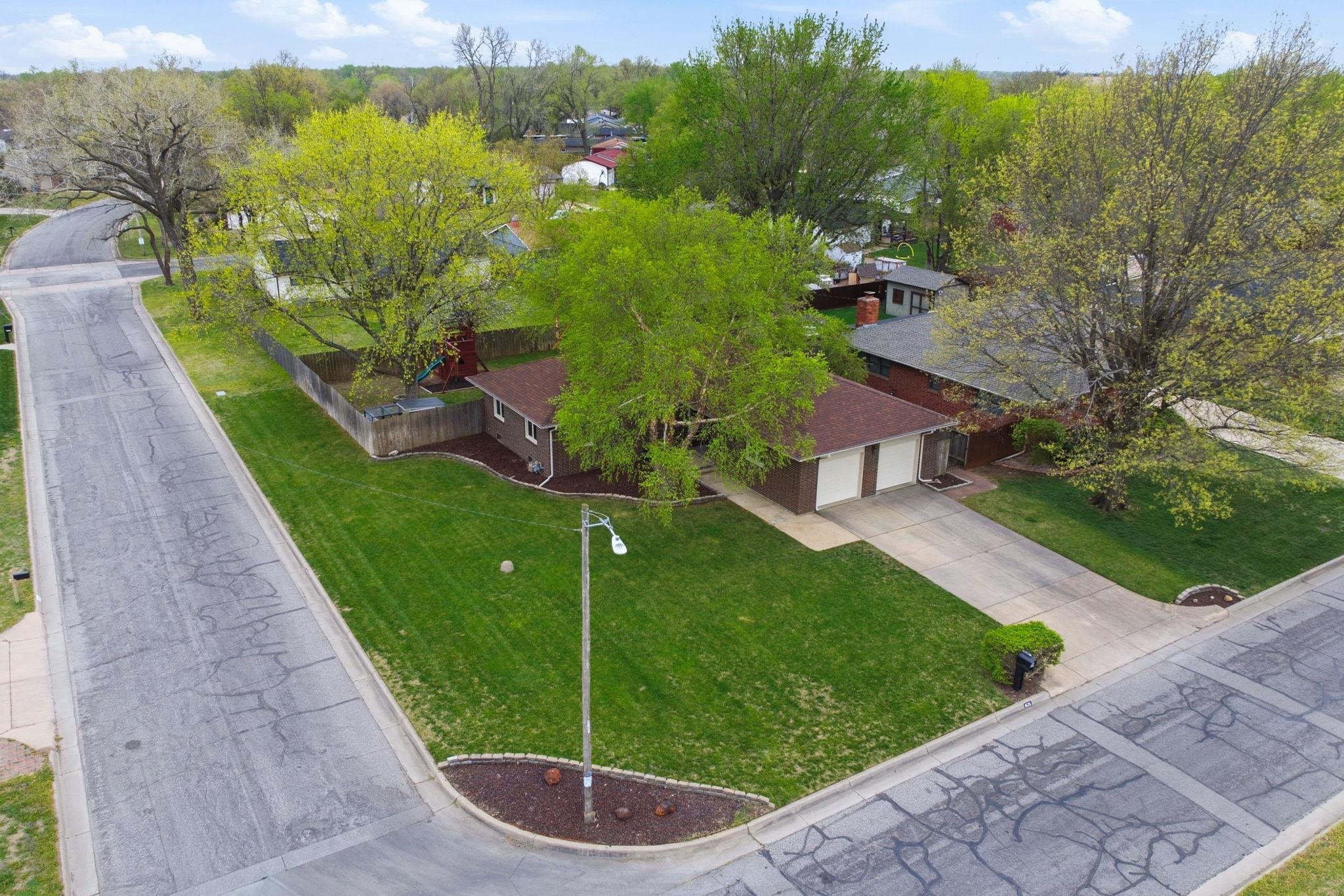 1615 N Holland Lane Wichita KS 67212-1572