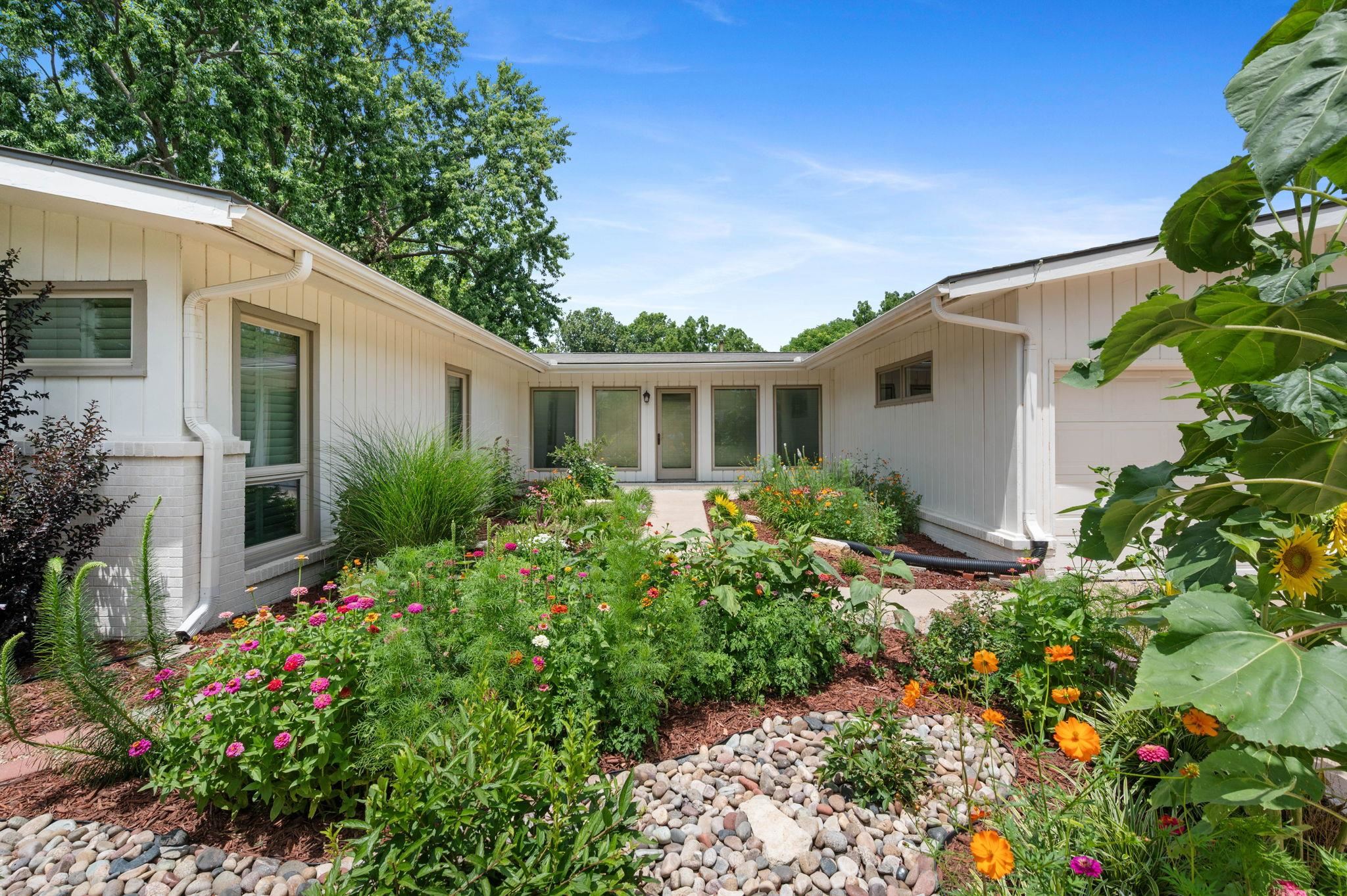 262 S Bonnie Brae Street Wichita KS 67207