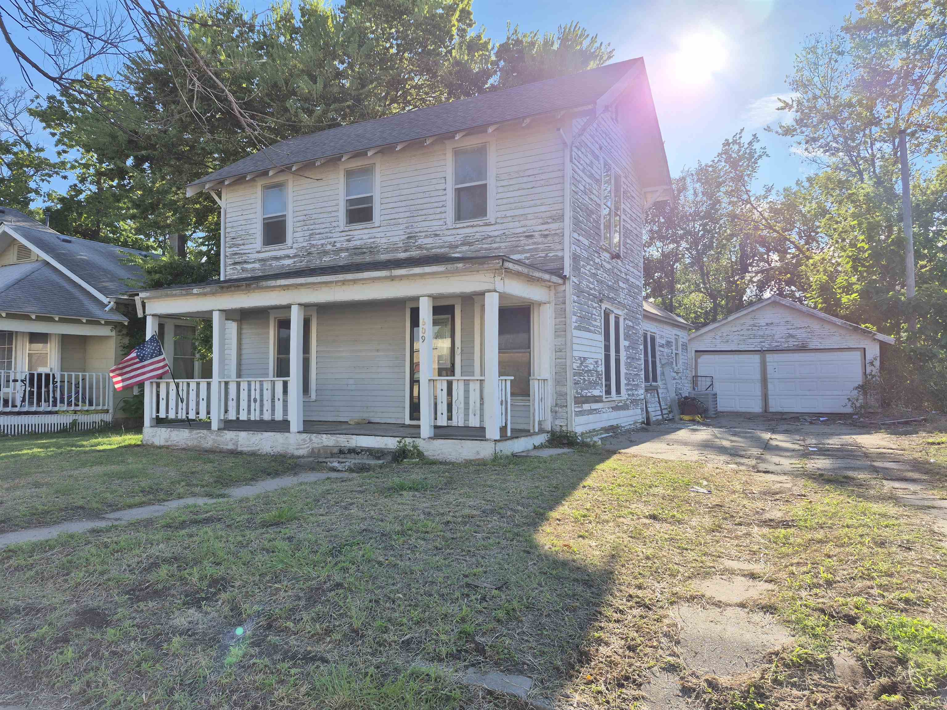 609 S B Street Arkansas City KS 67005-3411