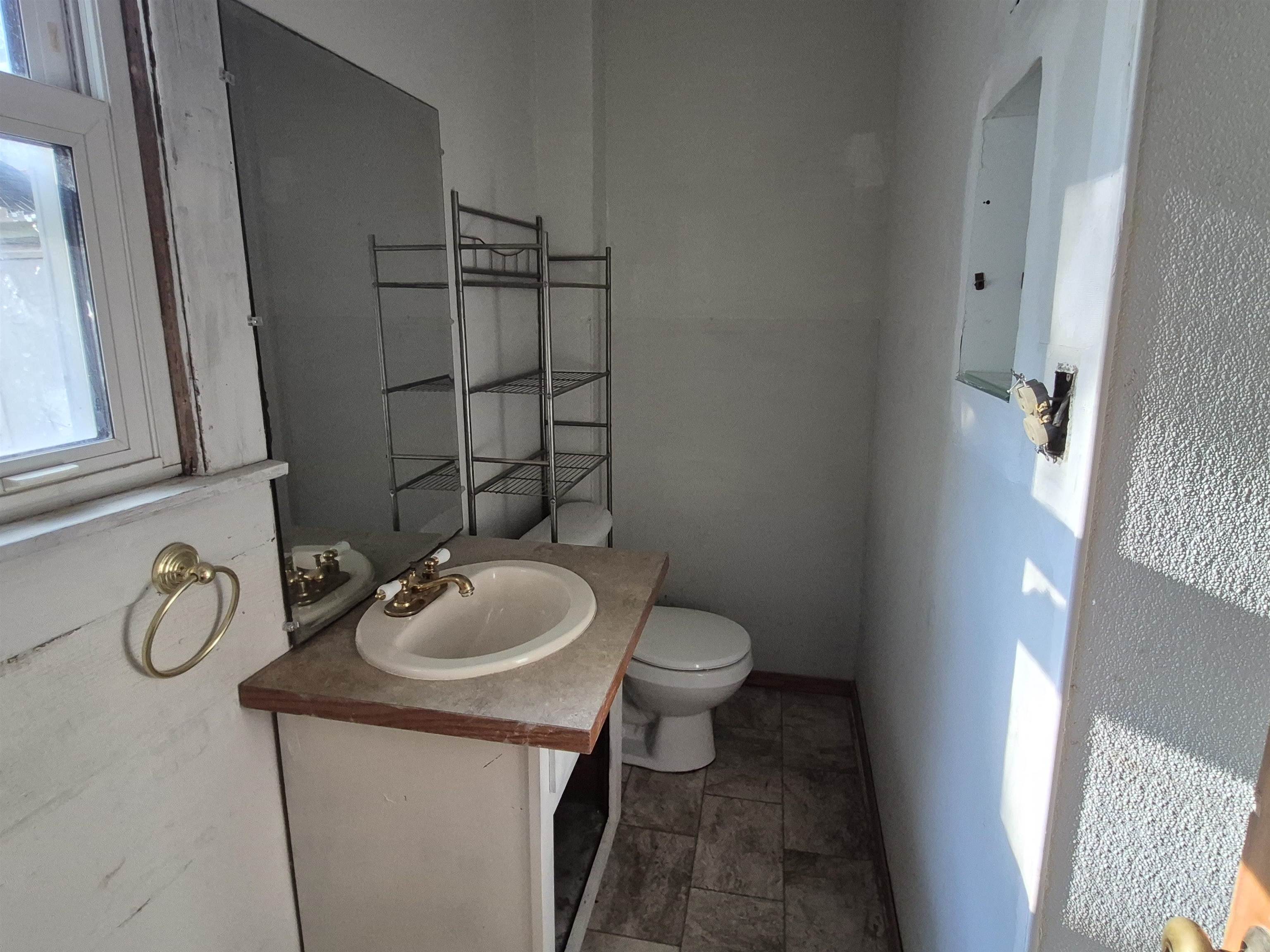 609 S B Street Arkansas City KS 67005-3411