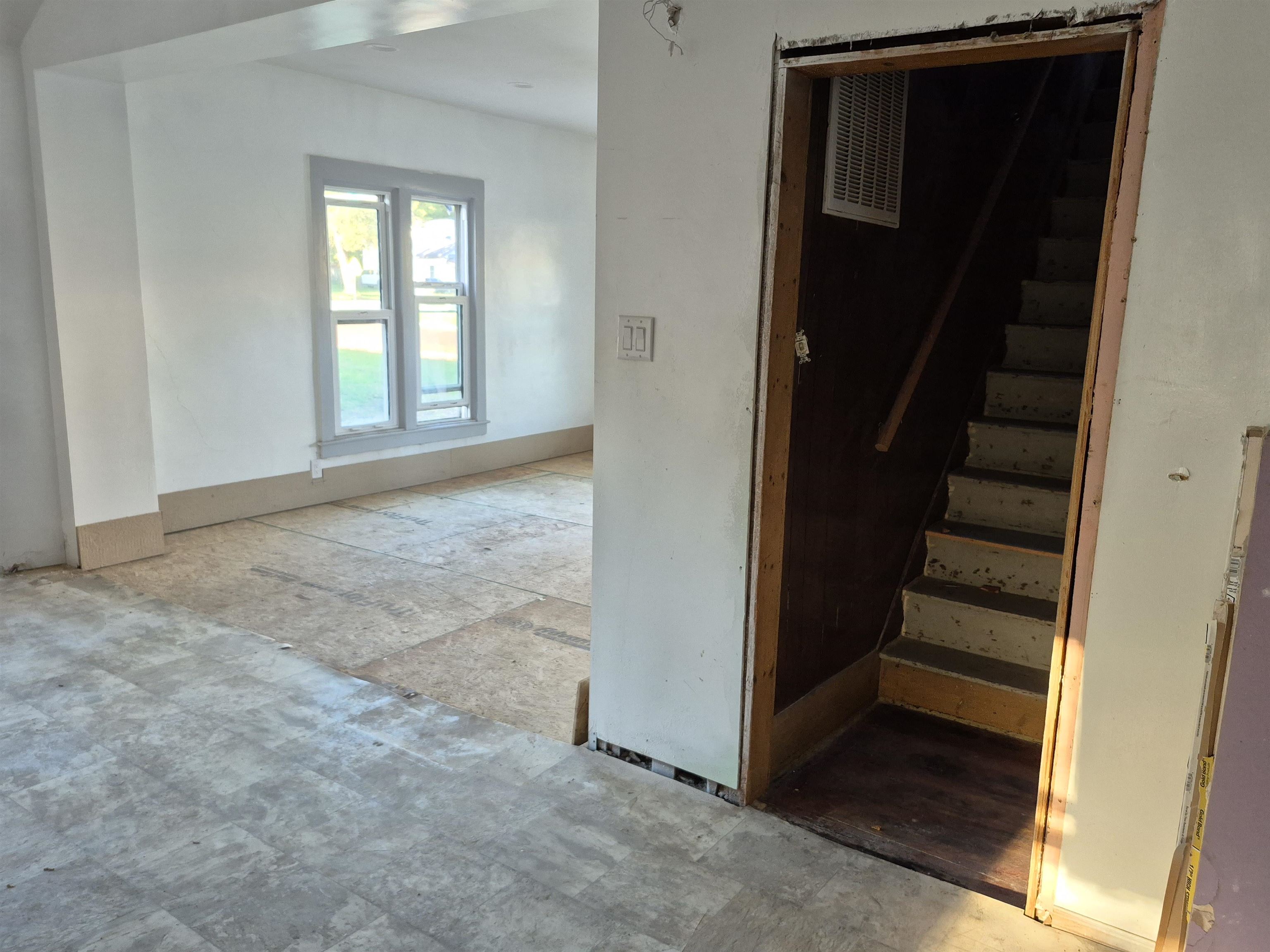 609 S B Street Arkansas City KS 67005-3411