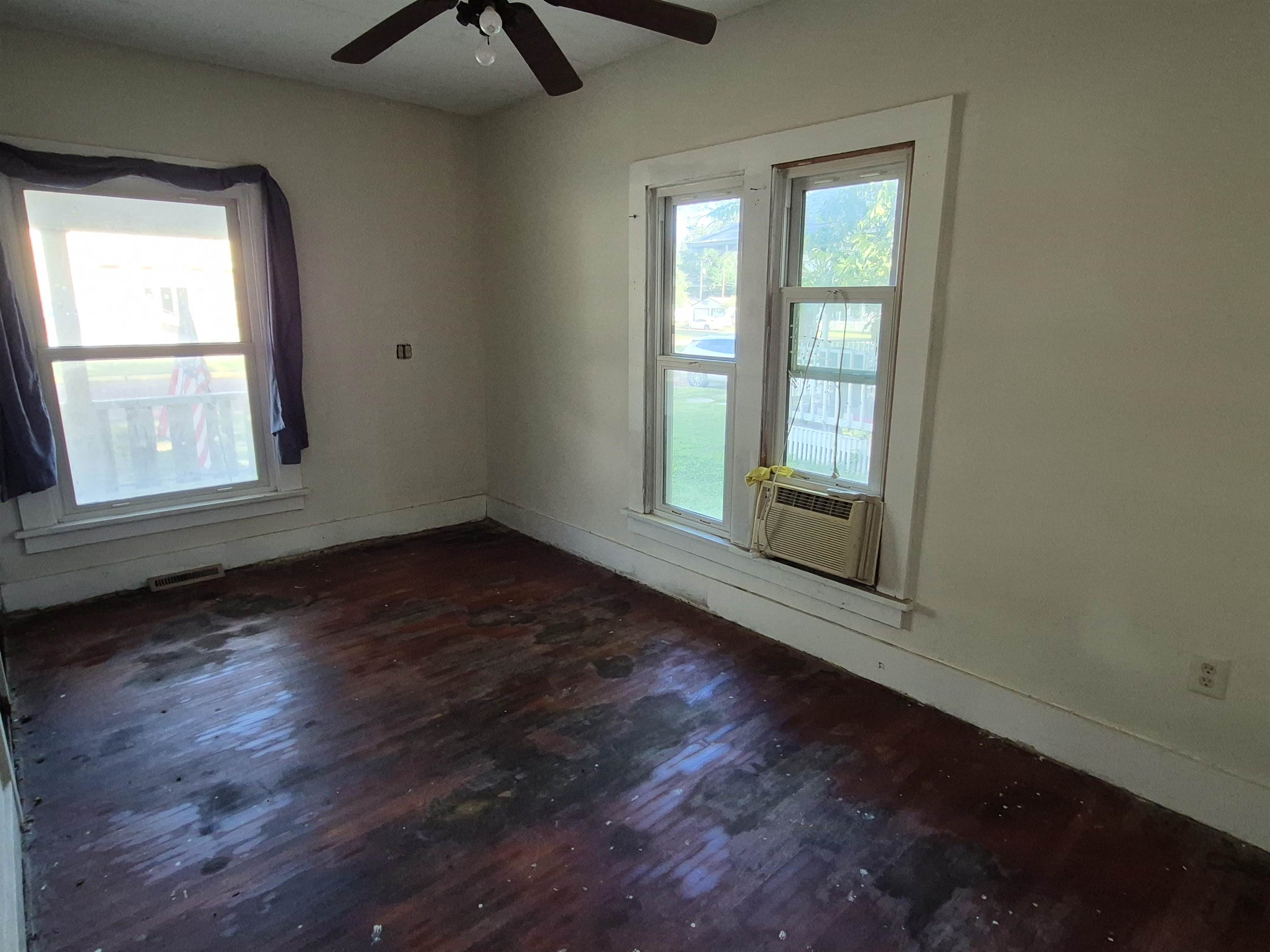 609 S B Street Arkansas City KS 67005-3411