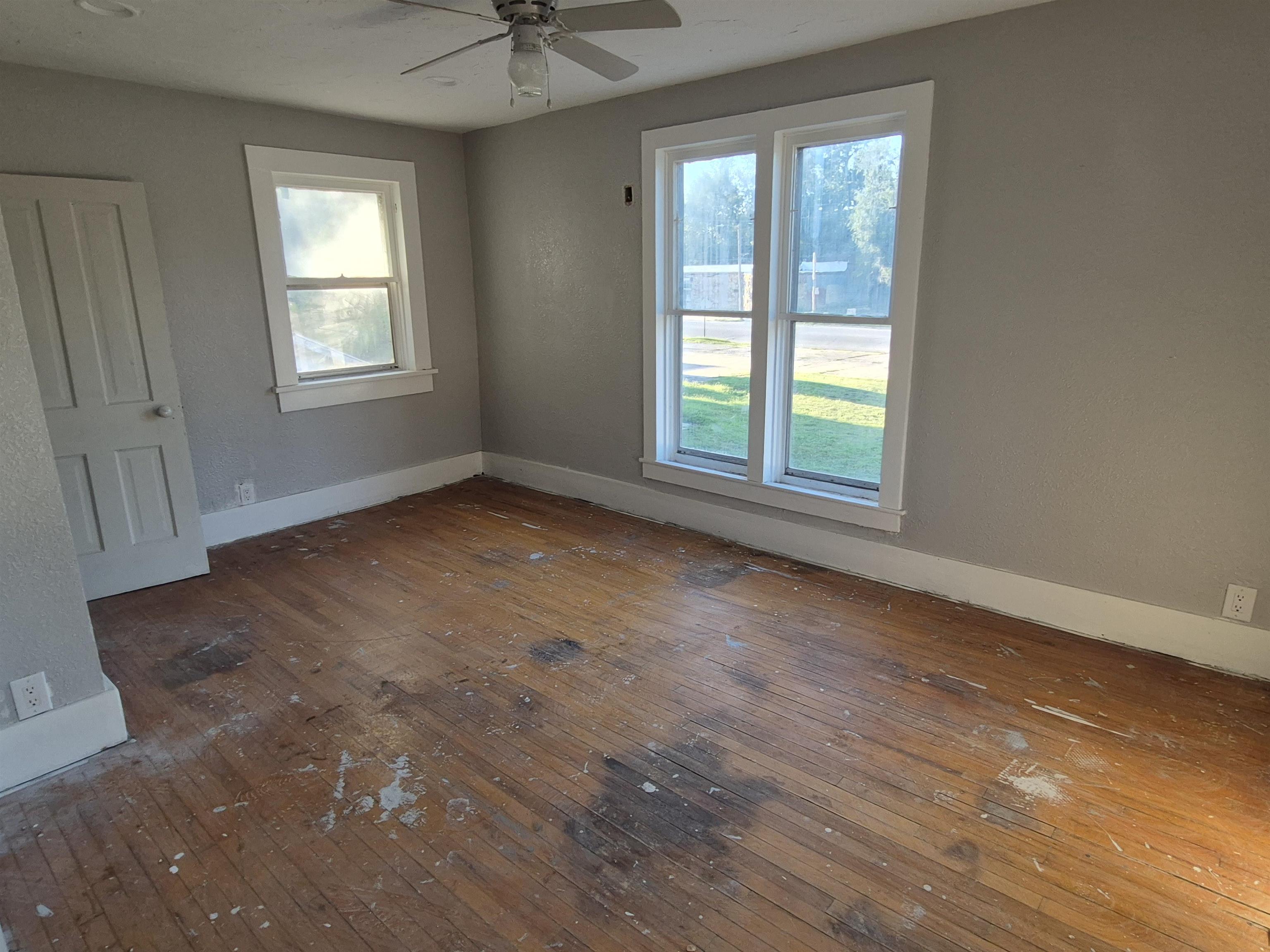 609 S B Street Arkansas City KS 67005-3411