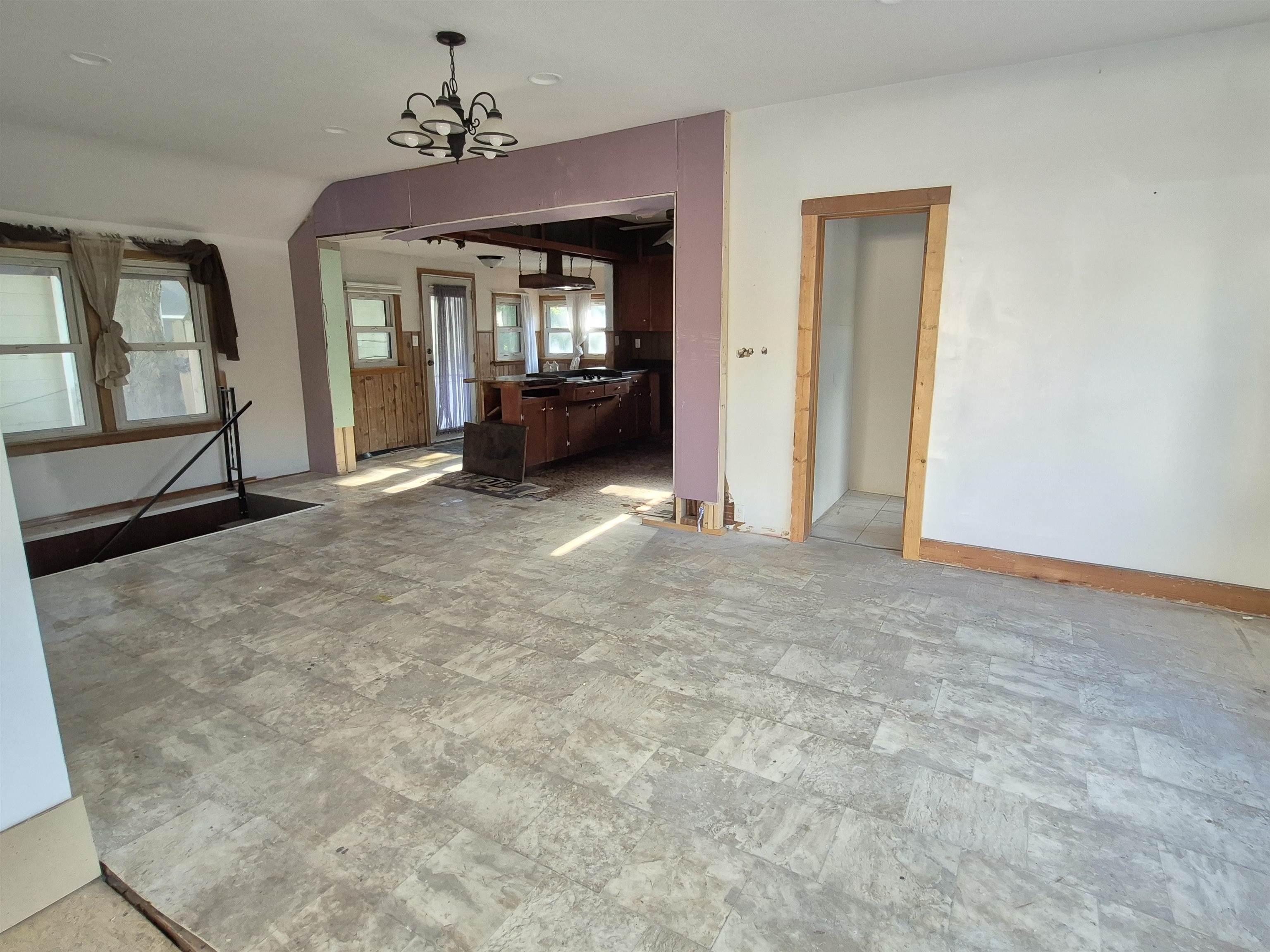 609 S B Street Arkansas City KS 67005-3411