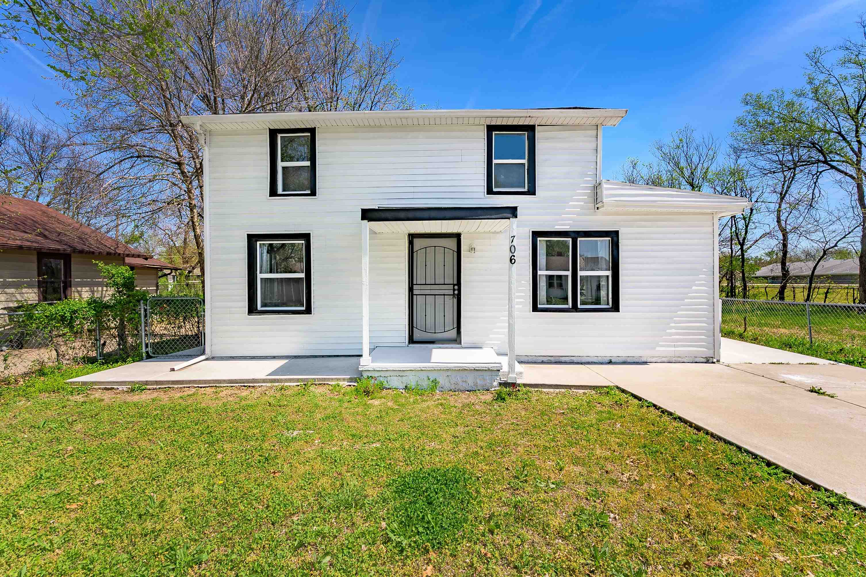 706 N Piatt Avenue Wichita KS 67214